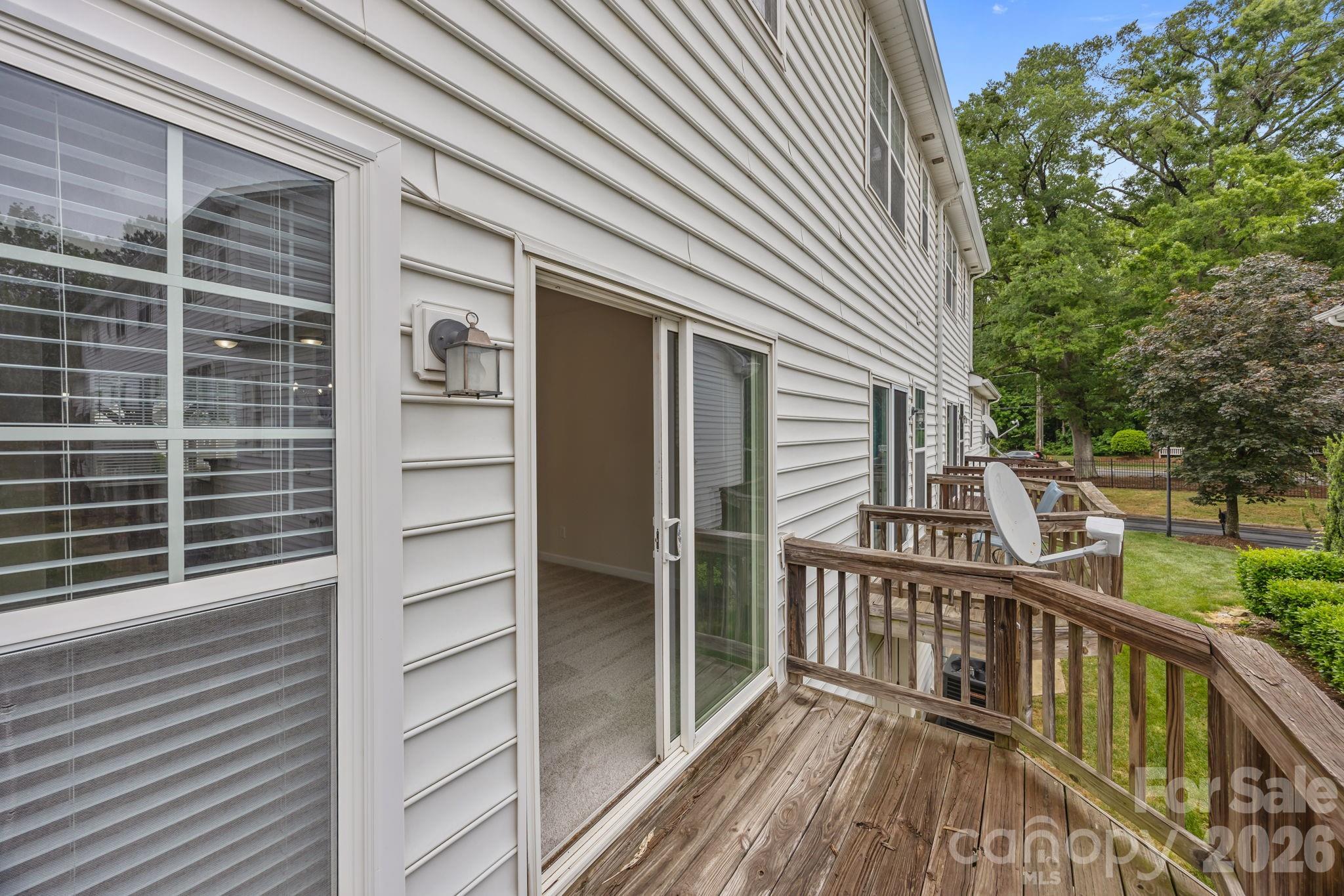 2750 Avalon Loop Road — Charlotte