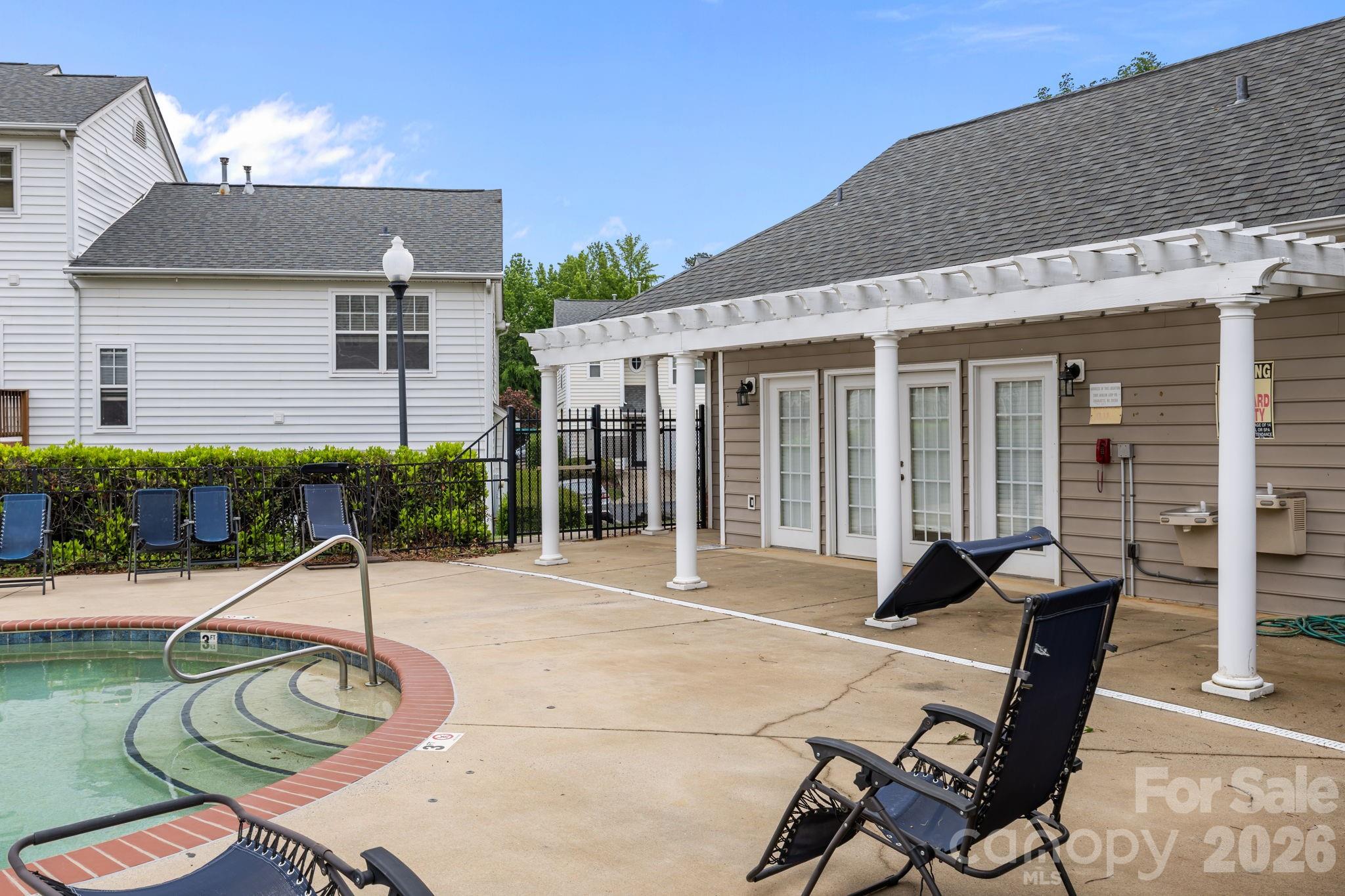 2750 Avalon Loop Road — Charlotte
