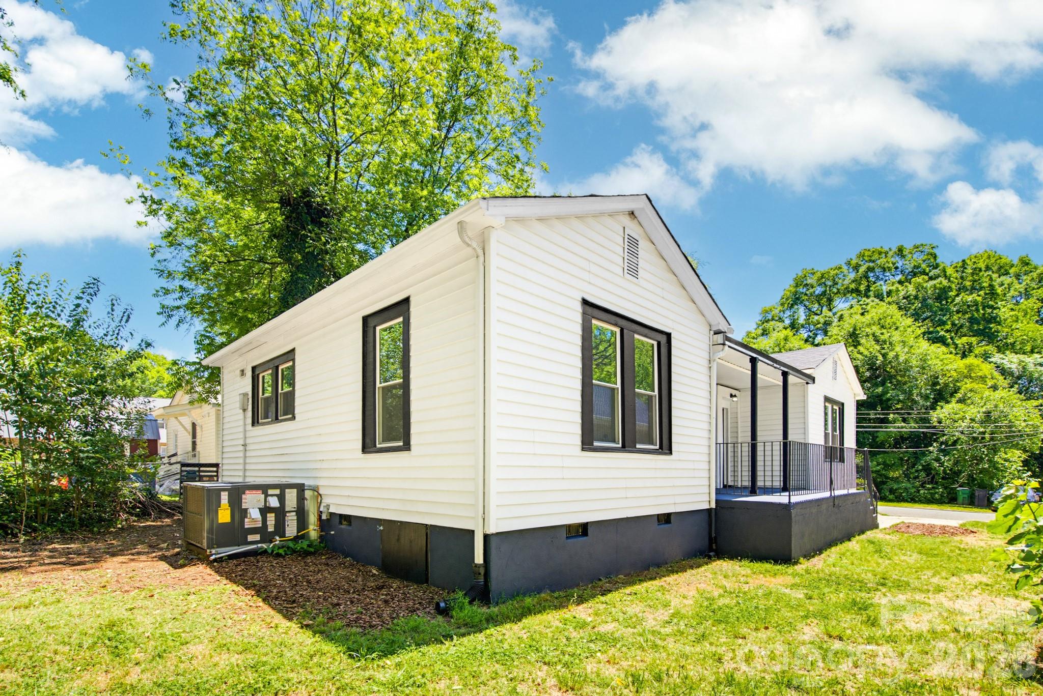 2622 Hemphill Street — Charlotte