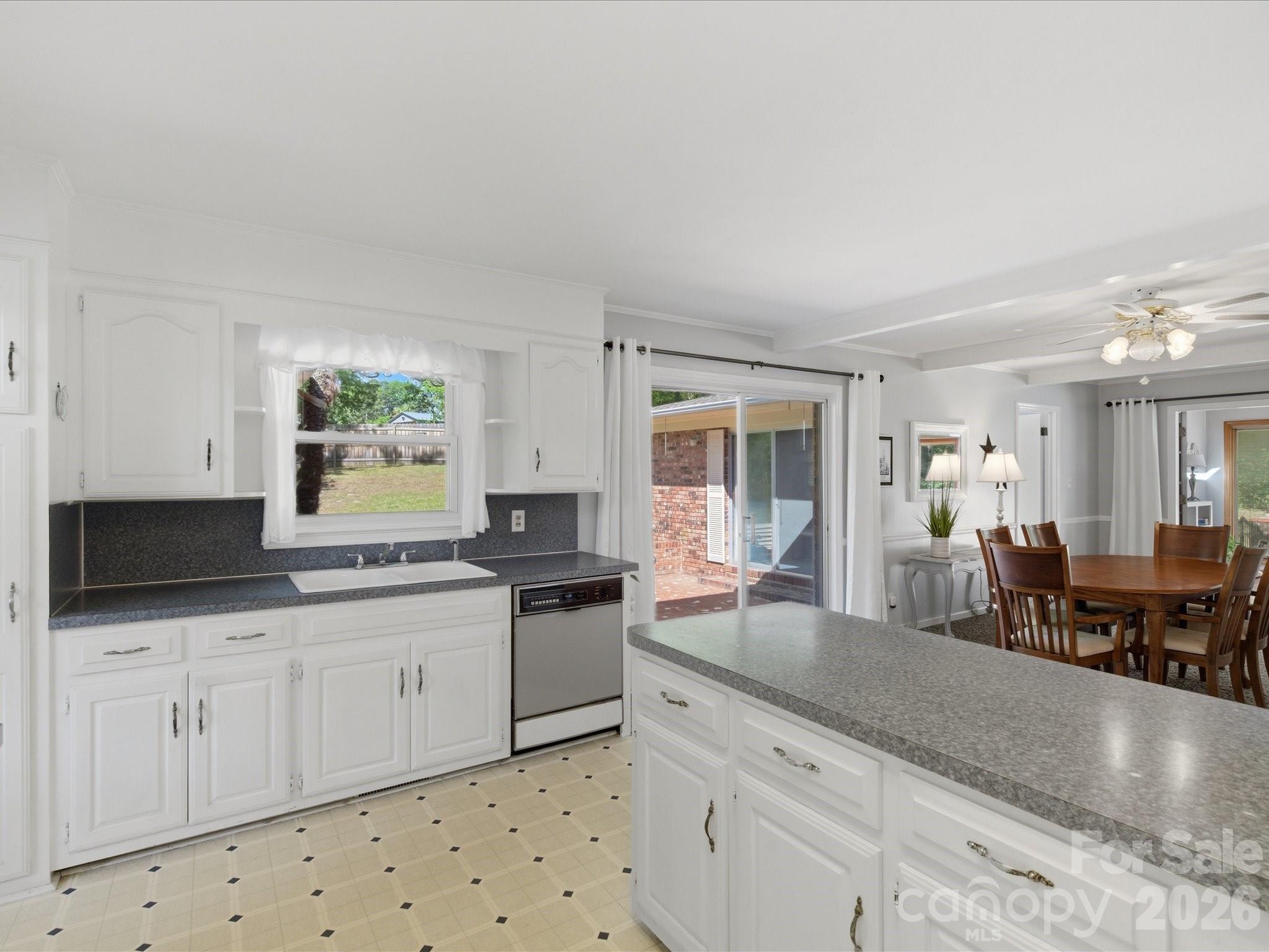 2904 Lyndell Way — Lancaster