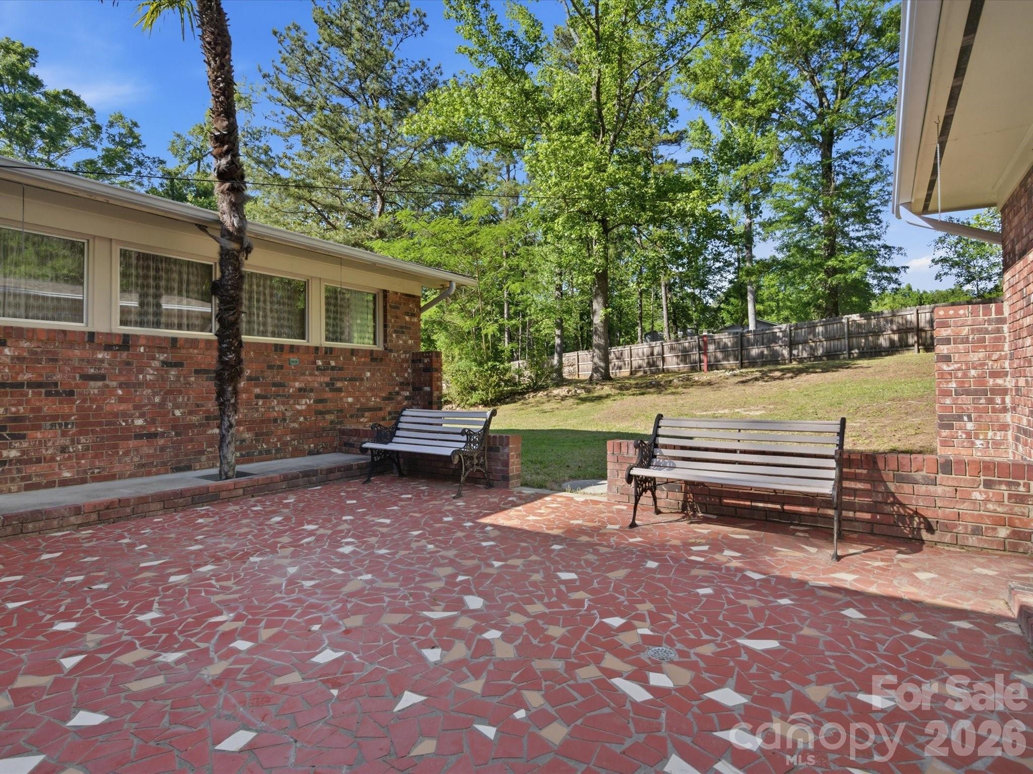 2904 Lyndell Way — Lancaster