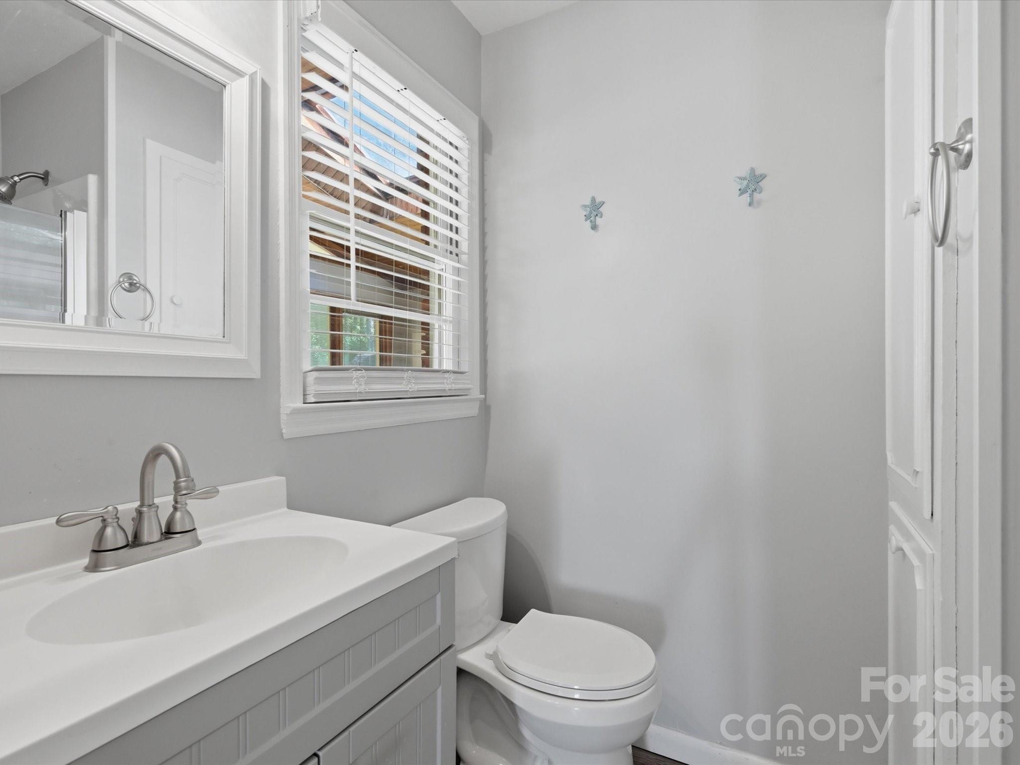 2904 Lyndell Way — Lancaster