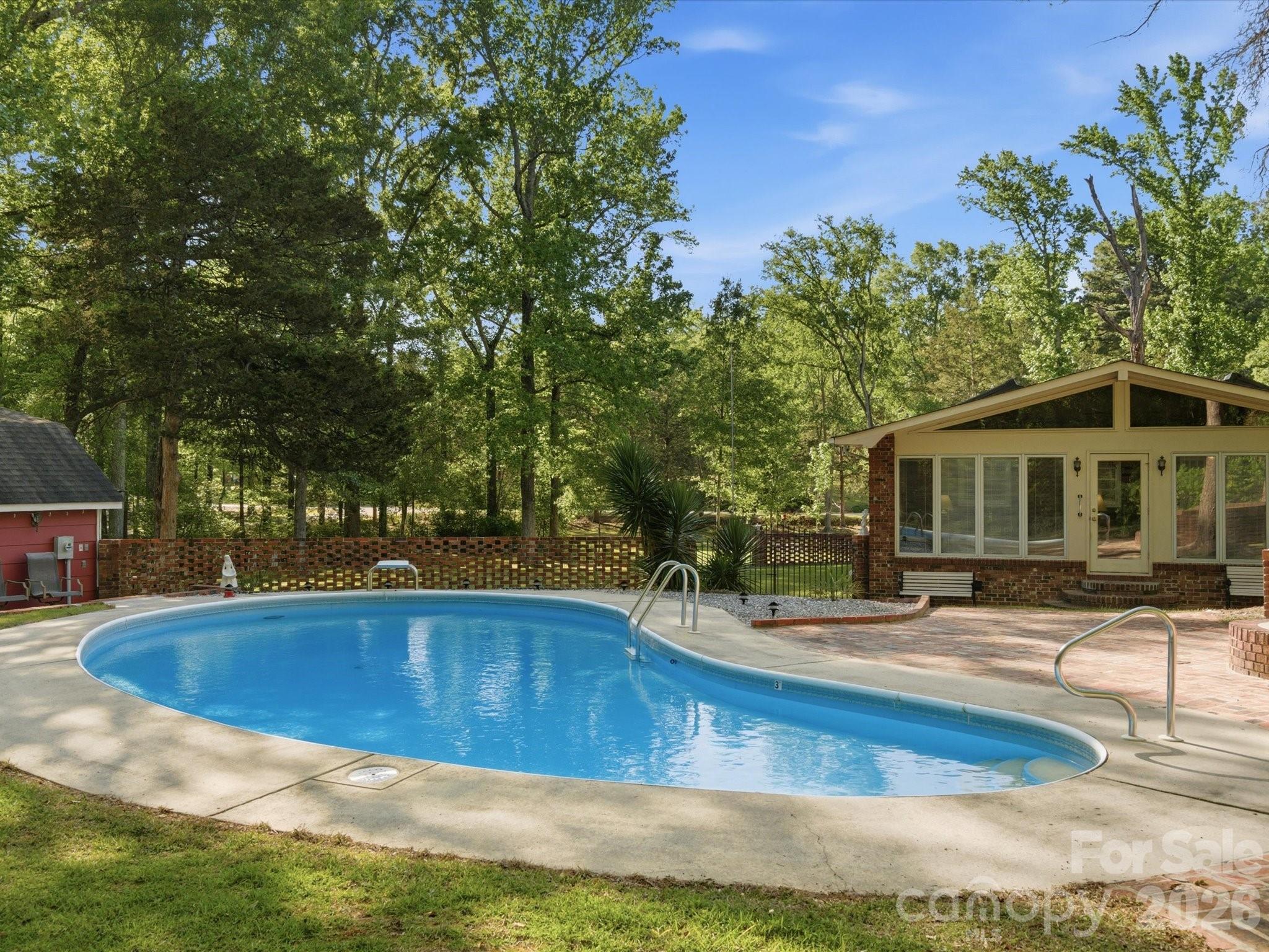 2904 Lyndell Way — Lancaster