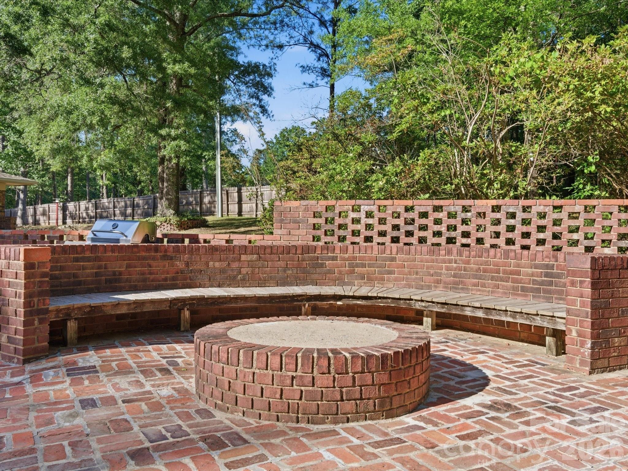 2904 Lyndell Way — Lancaster