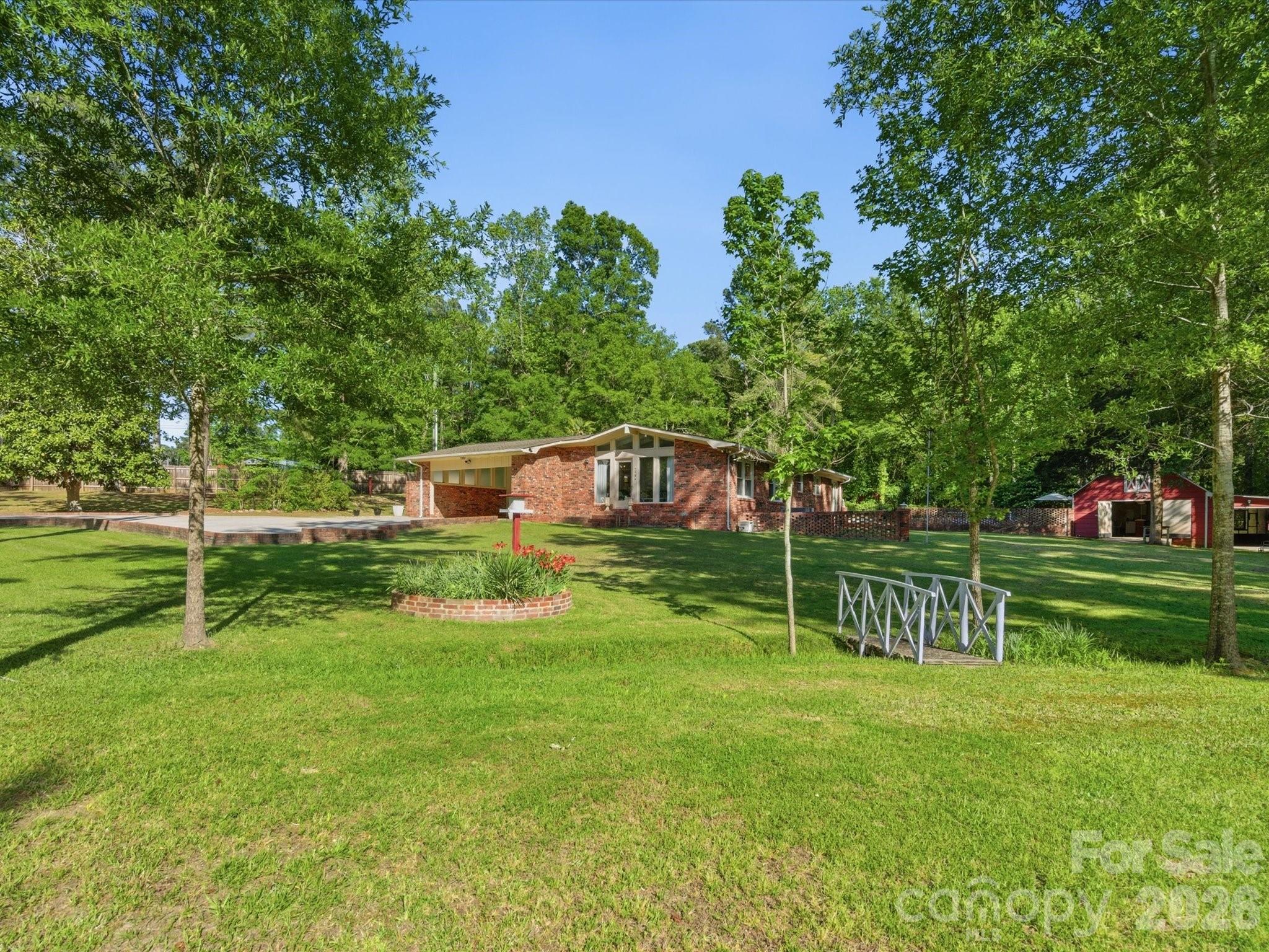 2904 Lyndell Way — Lancaster