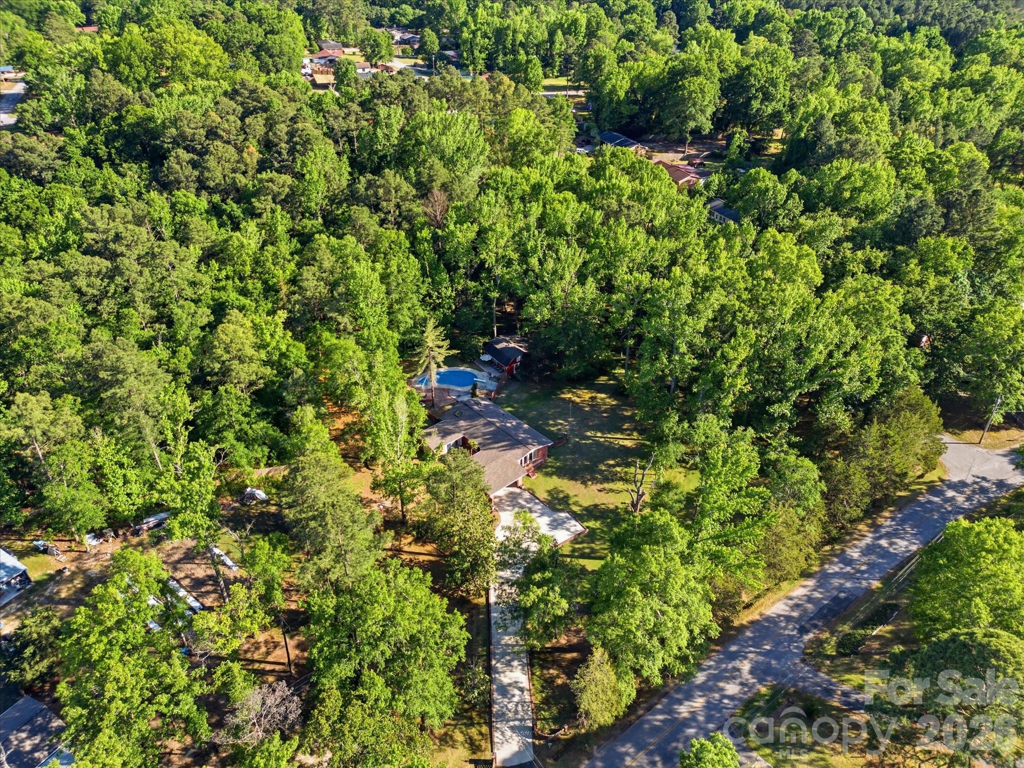 2904 Lyndell Way — Lancaster