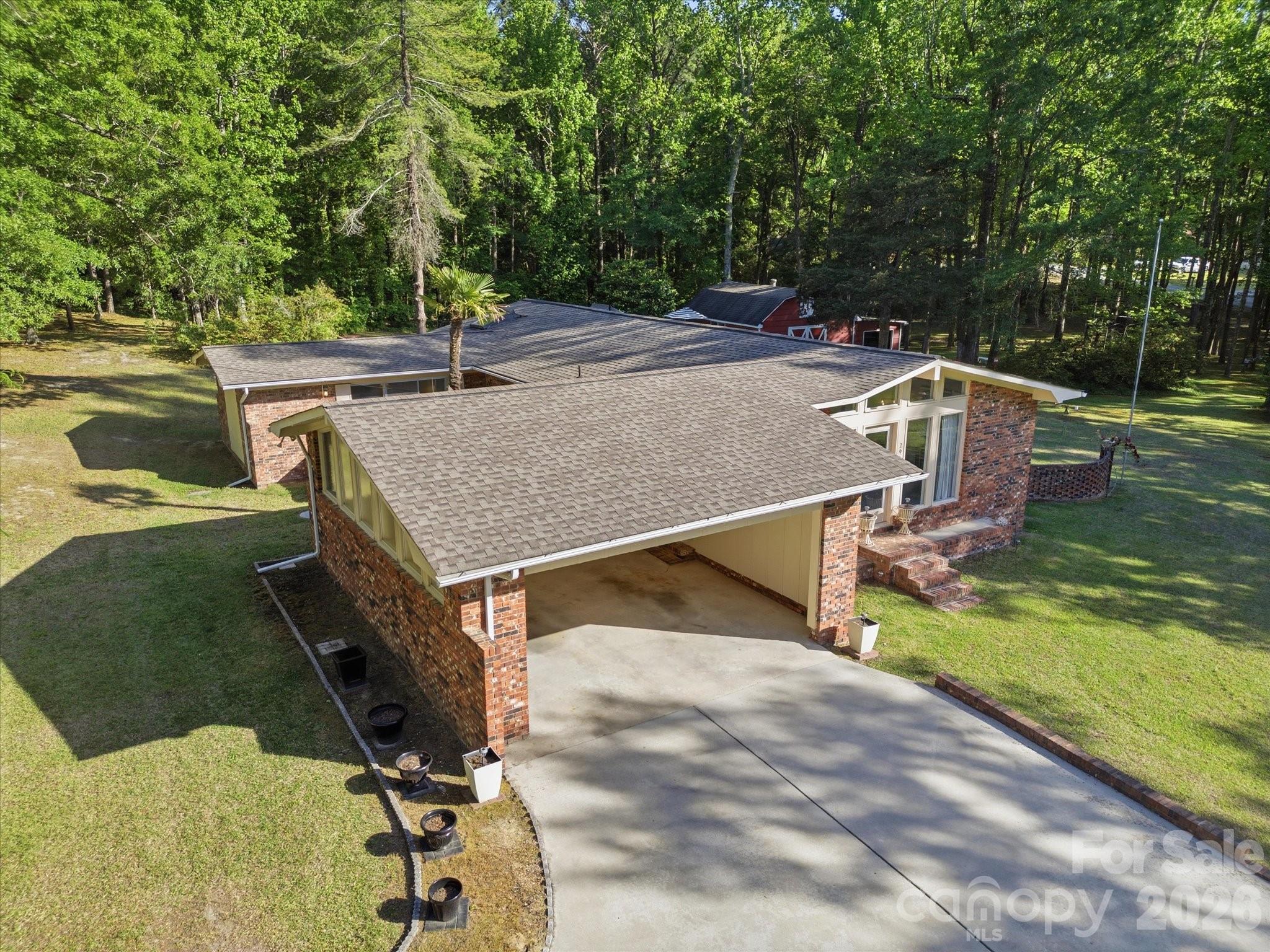 2904 Lyndell Way — Lancaster