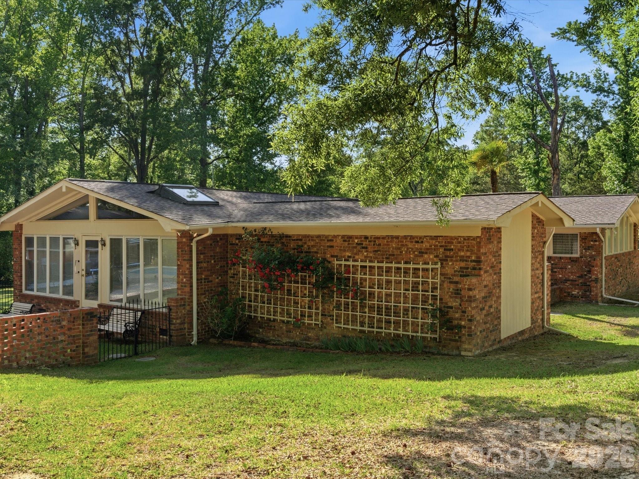 2904 Lyndell Way — Lancaster