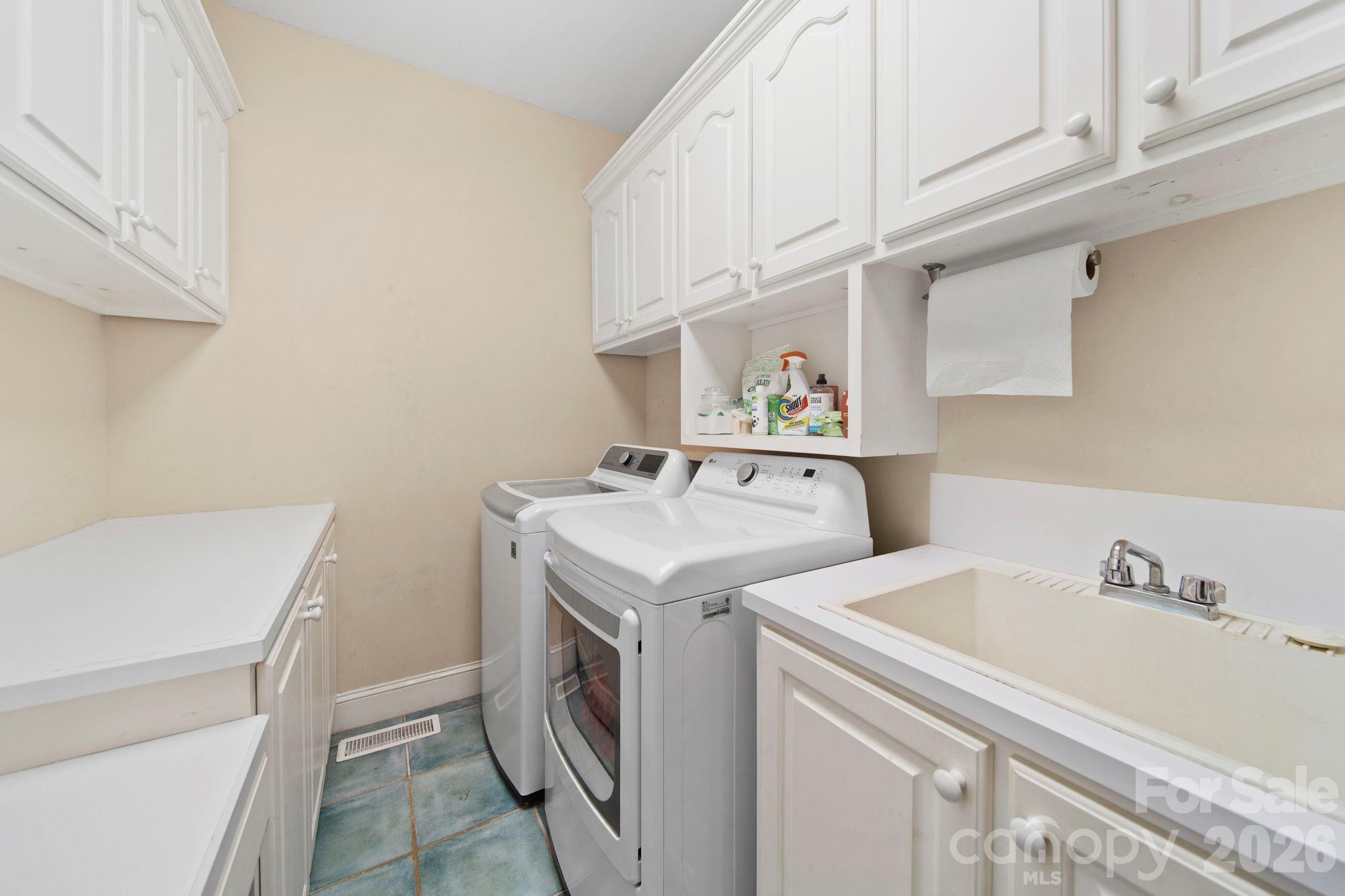 9855 Old Concord Road — China Grove