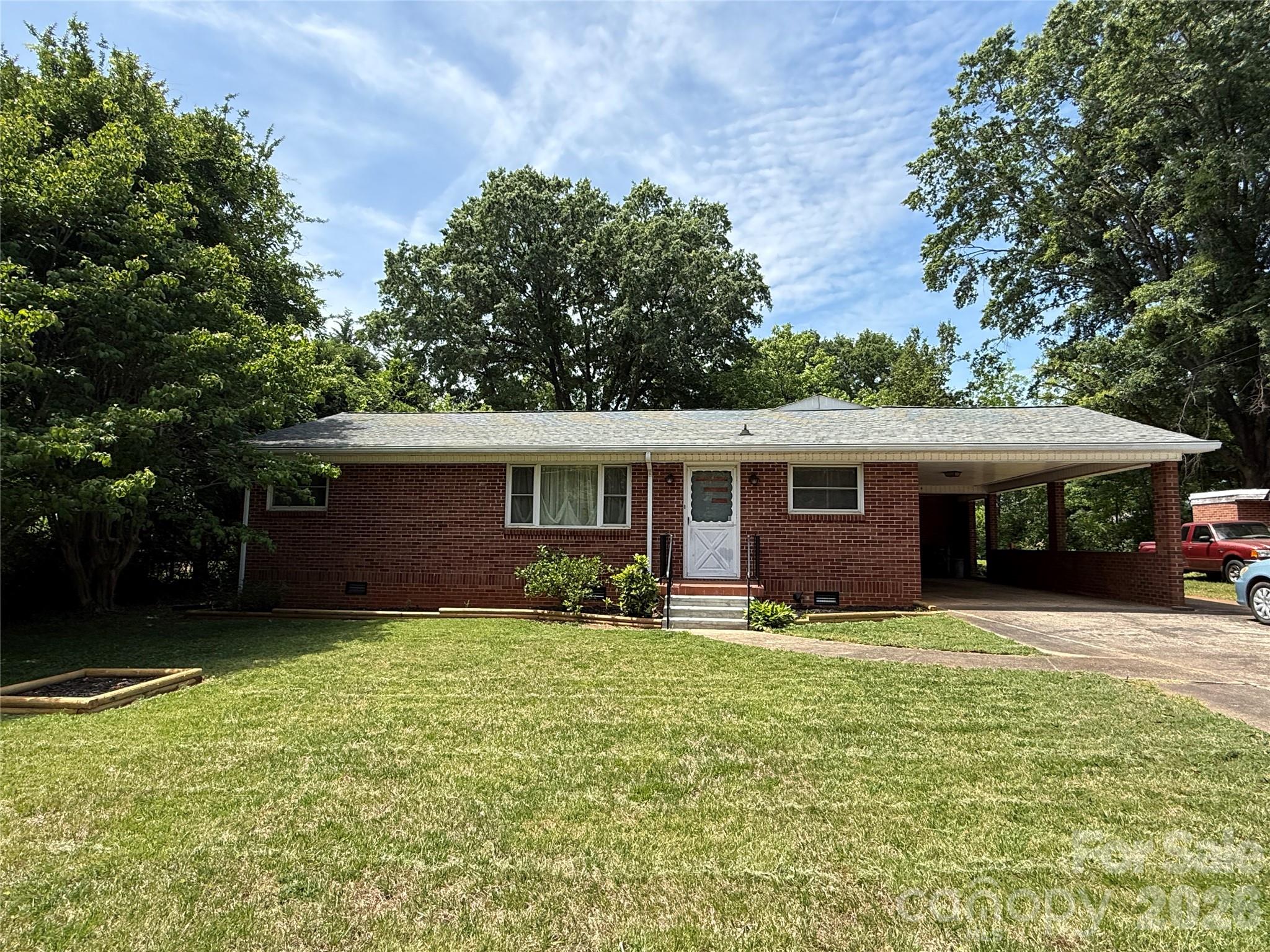 2012 N Deal Avenue — Newton