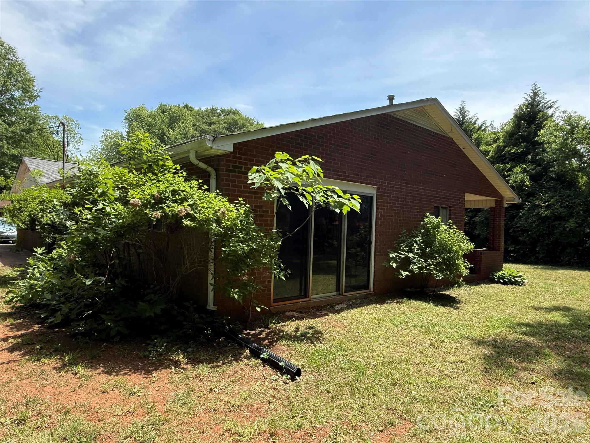 2012 N Deal Avenue — Newton