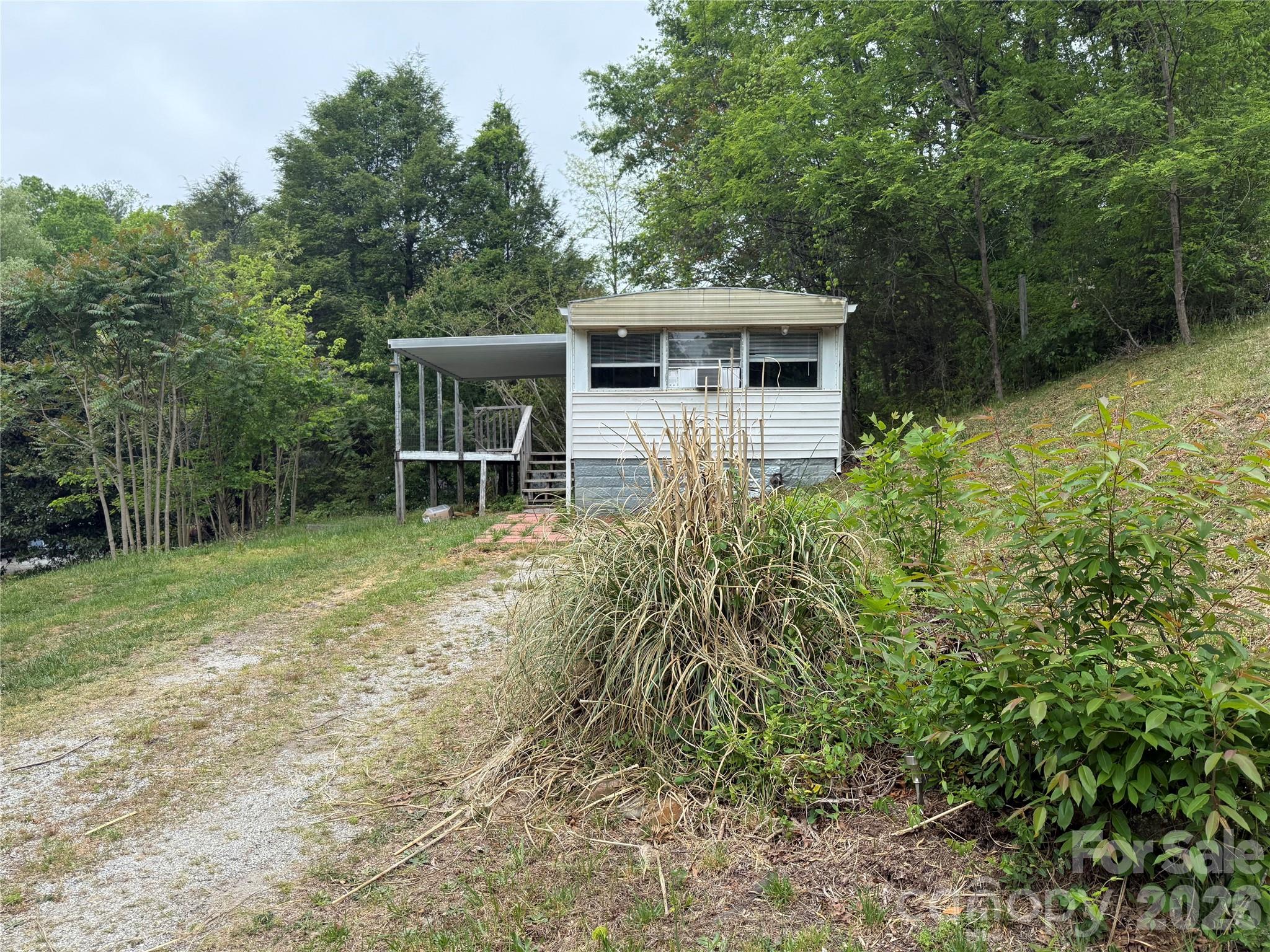 45 Overbrook Drive — Saluda