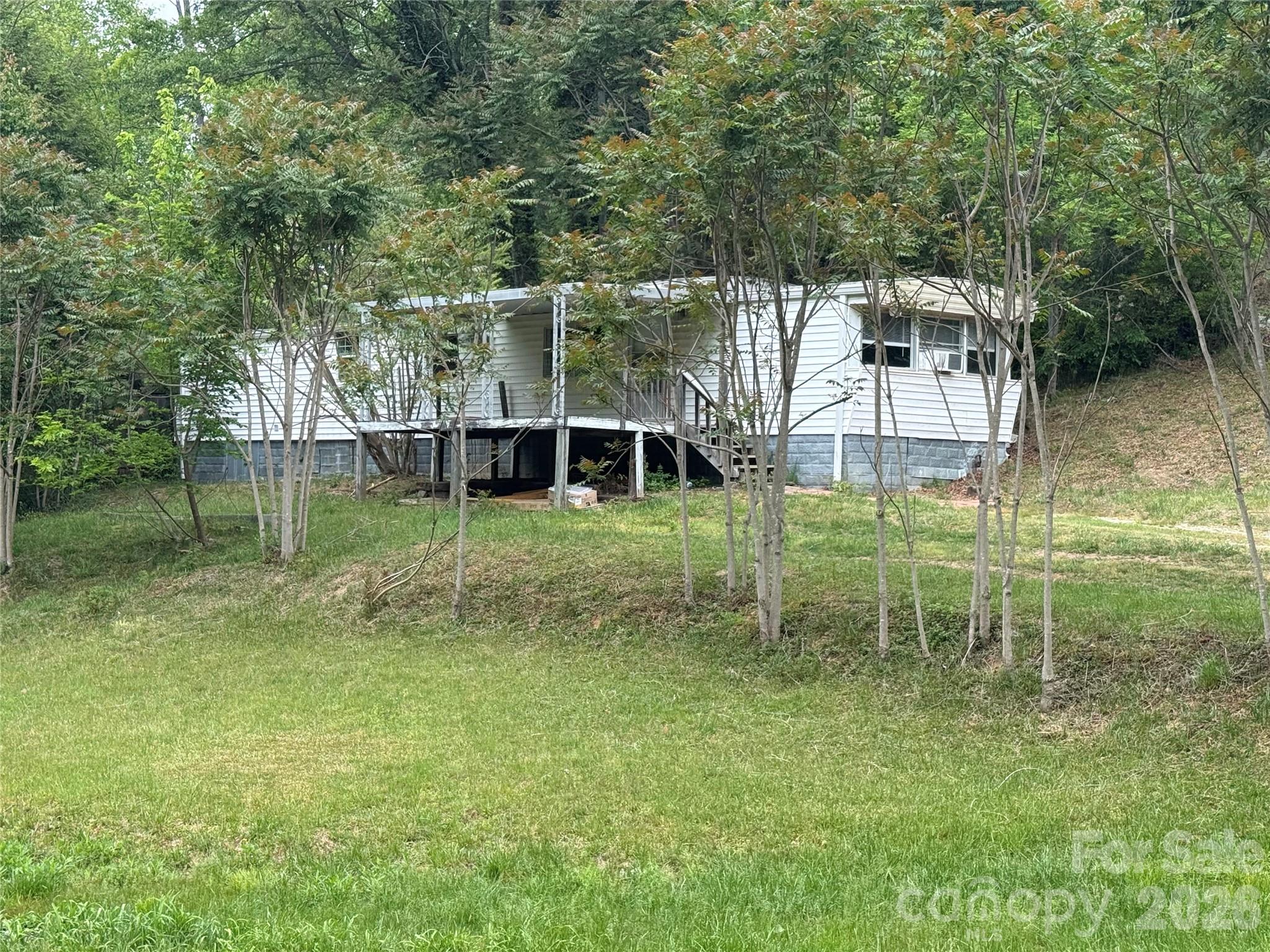 45 Overbrook Drive — Saluda