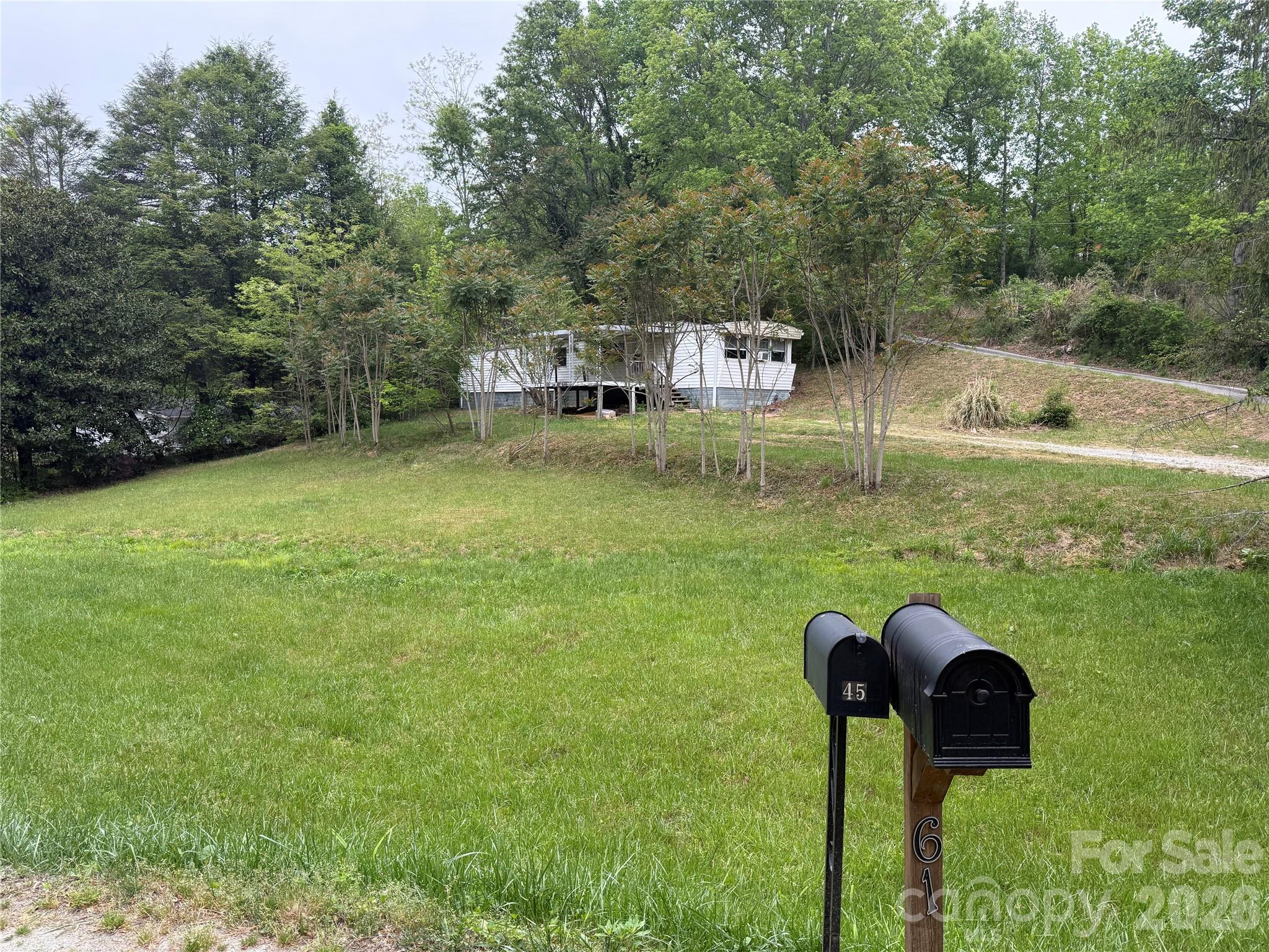 45 Overbrook Drive — Saluda