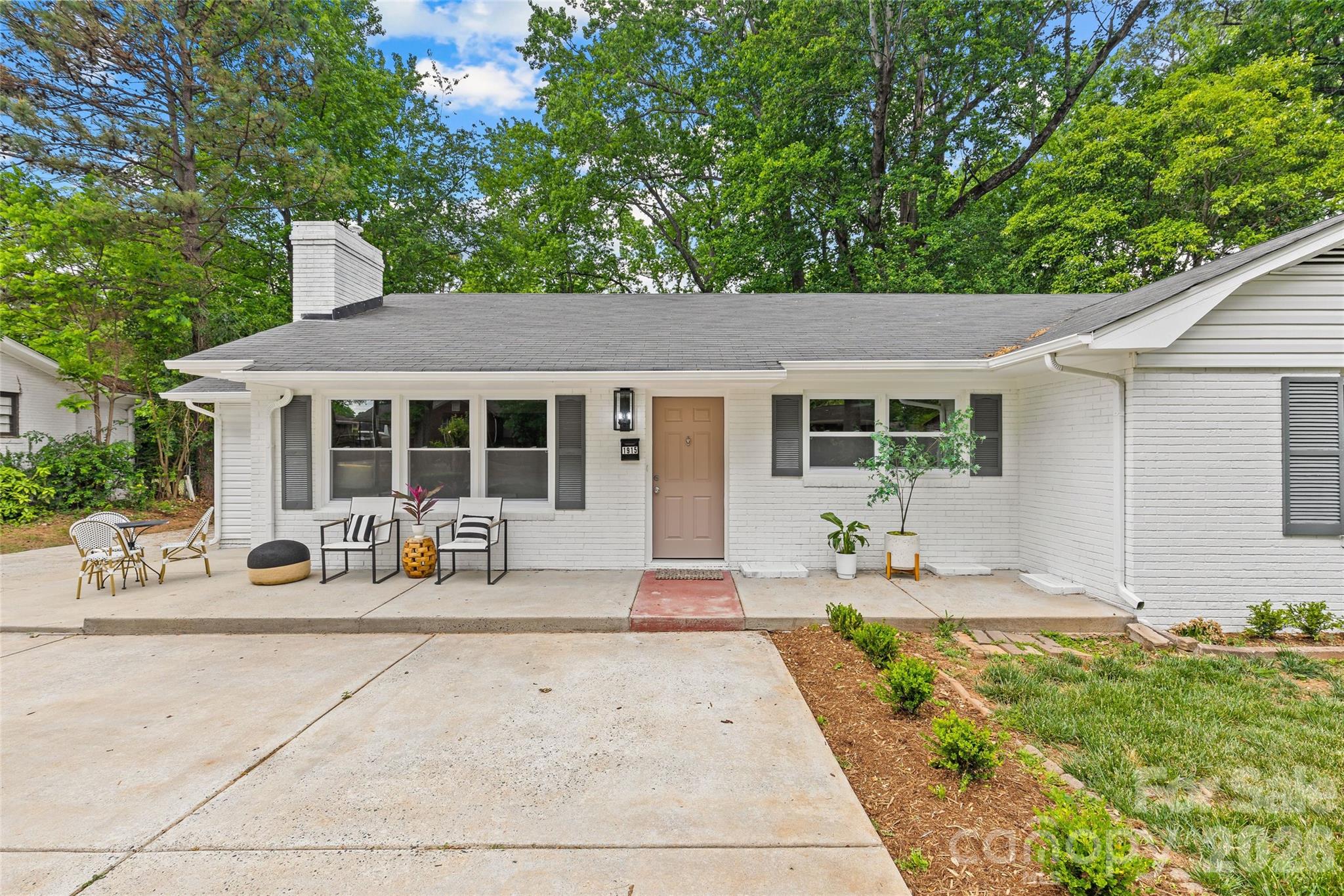 1915 Birchcrest Drive — Charlotte