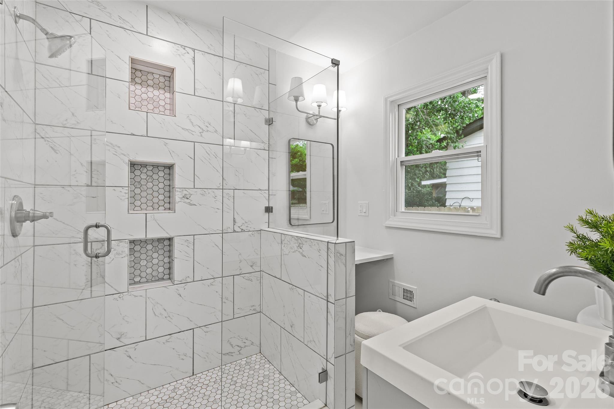 1915 Birchcrest Drive — Charlotte
