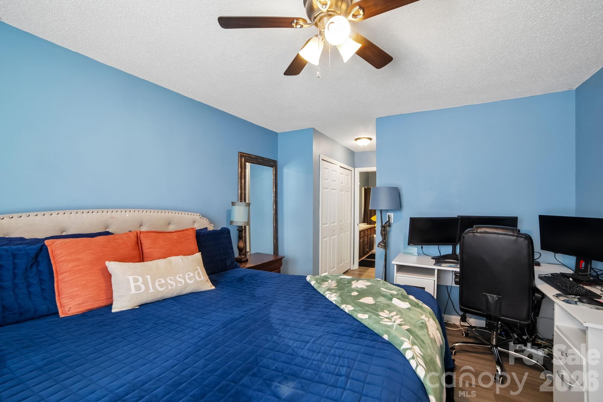 5427 Kimmerly Woods Drive — Charlotte
