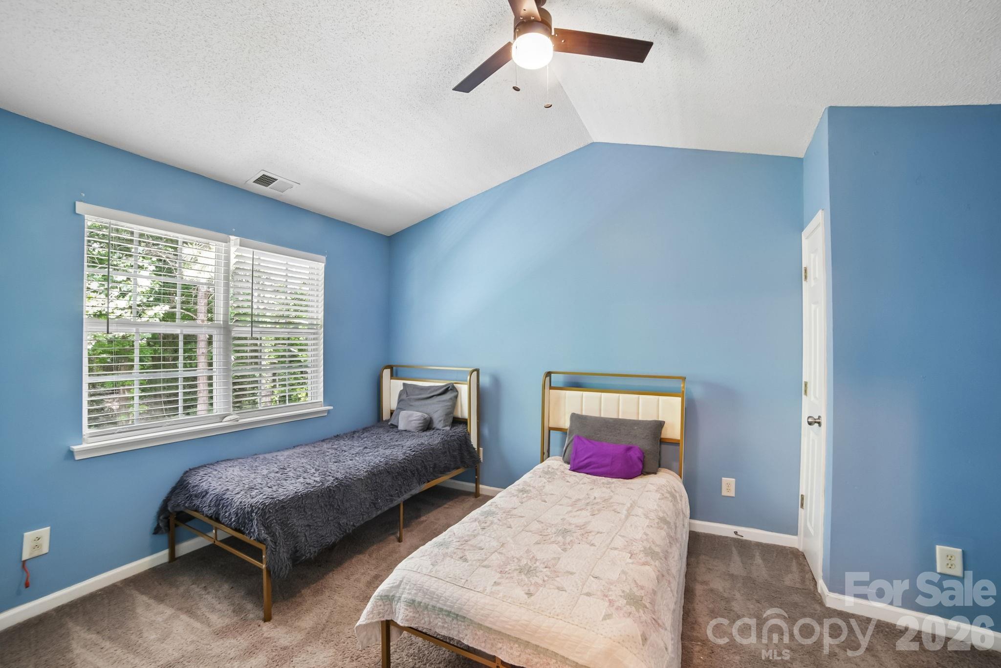 5427 Kimmerly Woods Drive — Charlotte