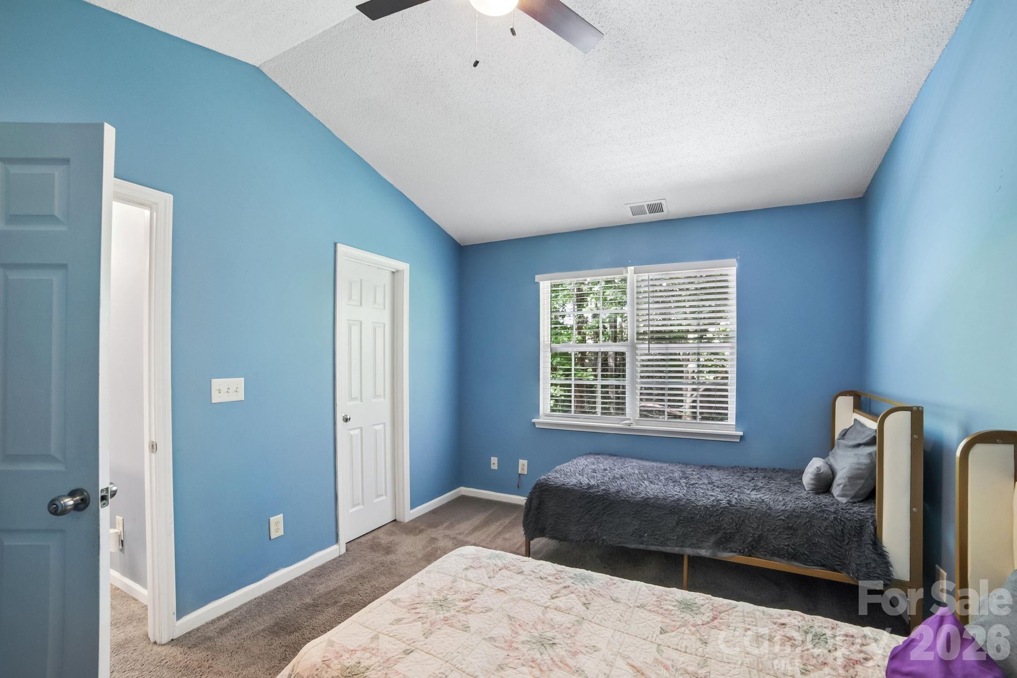5427 Kimmerly Woods Drive — Charlotte