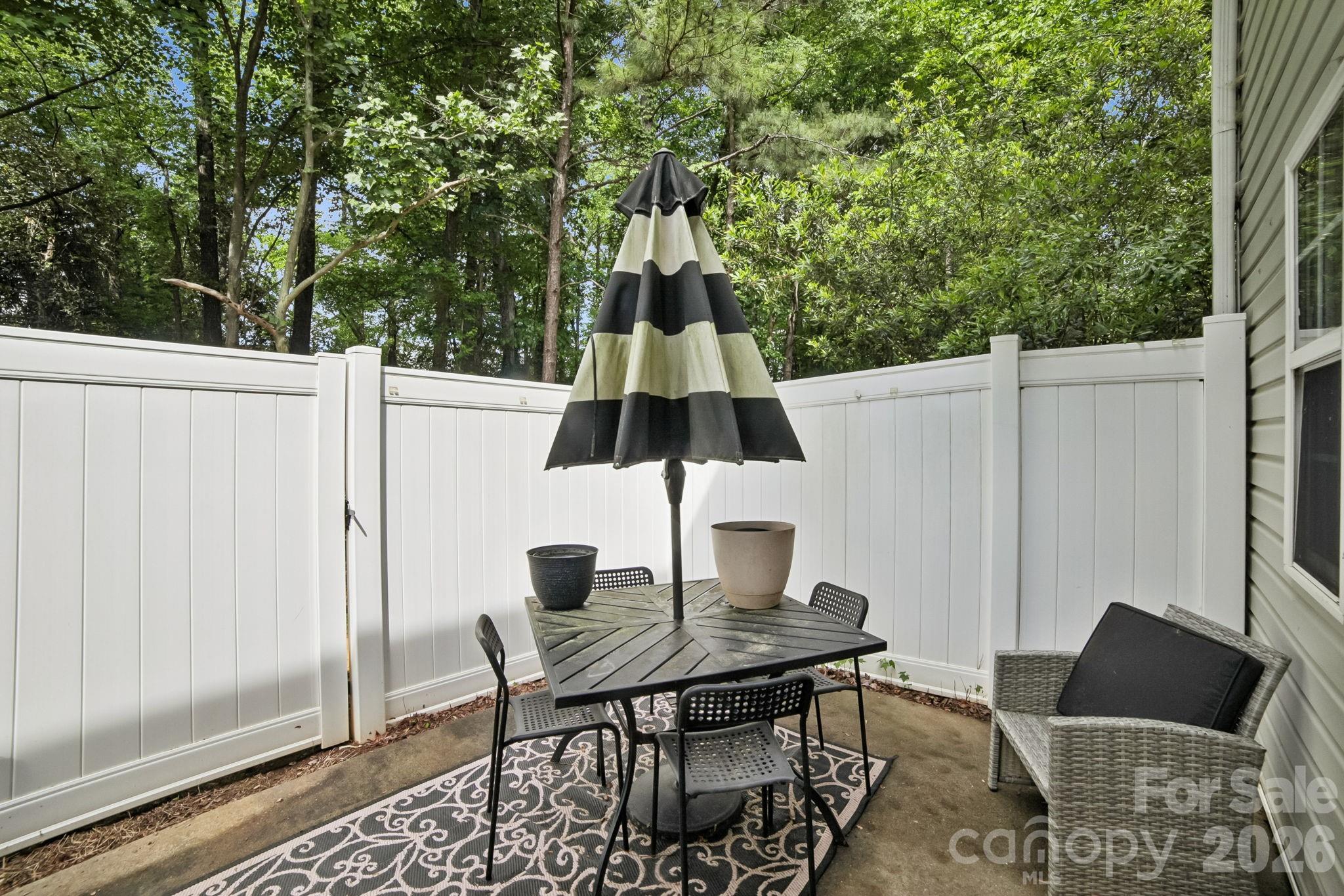 5427 Kimmerly Woods Drive — Charlotte