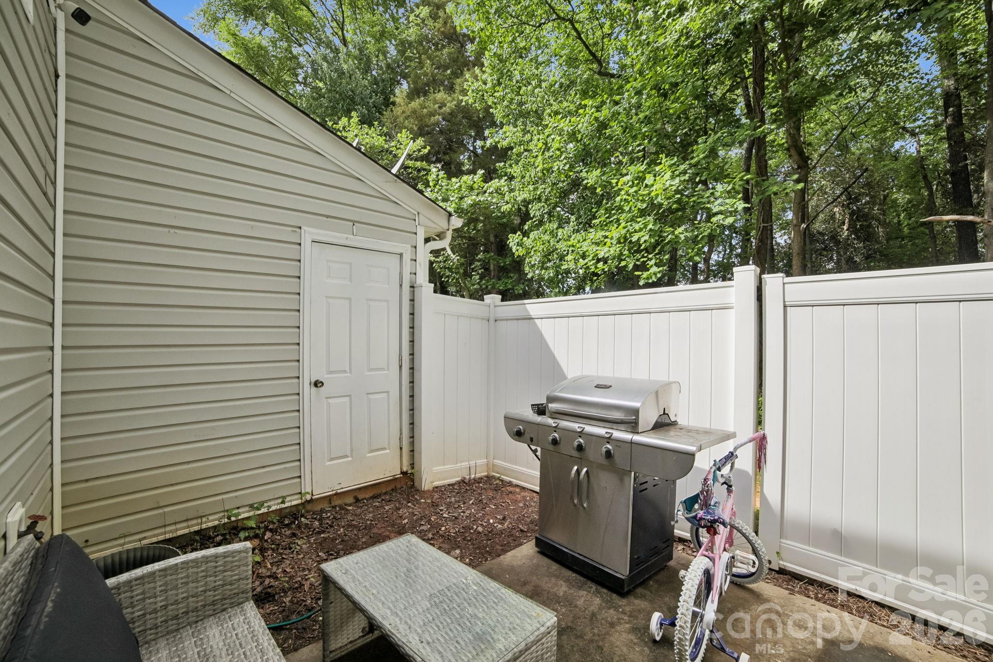 5427 Kimmerly Woods Drive — Charlotte