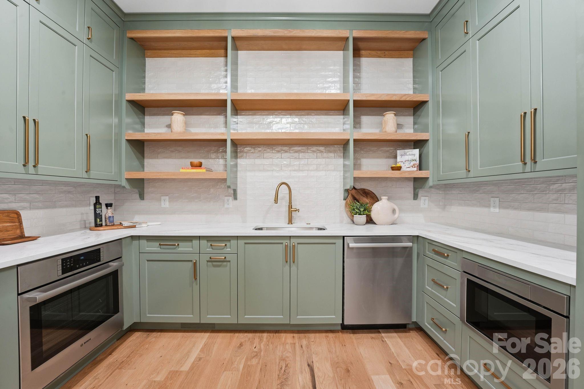 6133 Creola Road — Charlotte