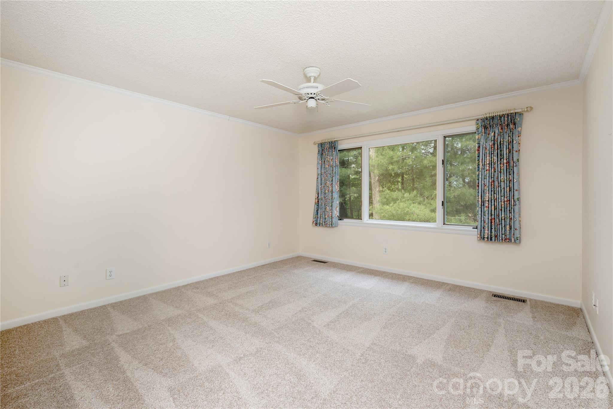 434 Crowfields Drive — Asheville