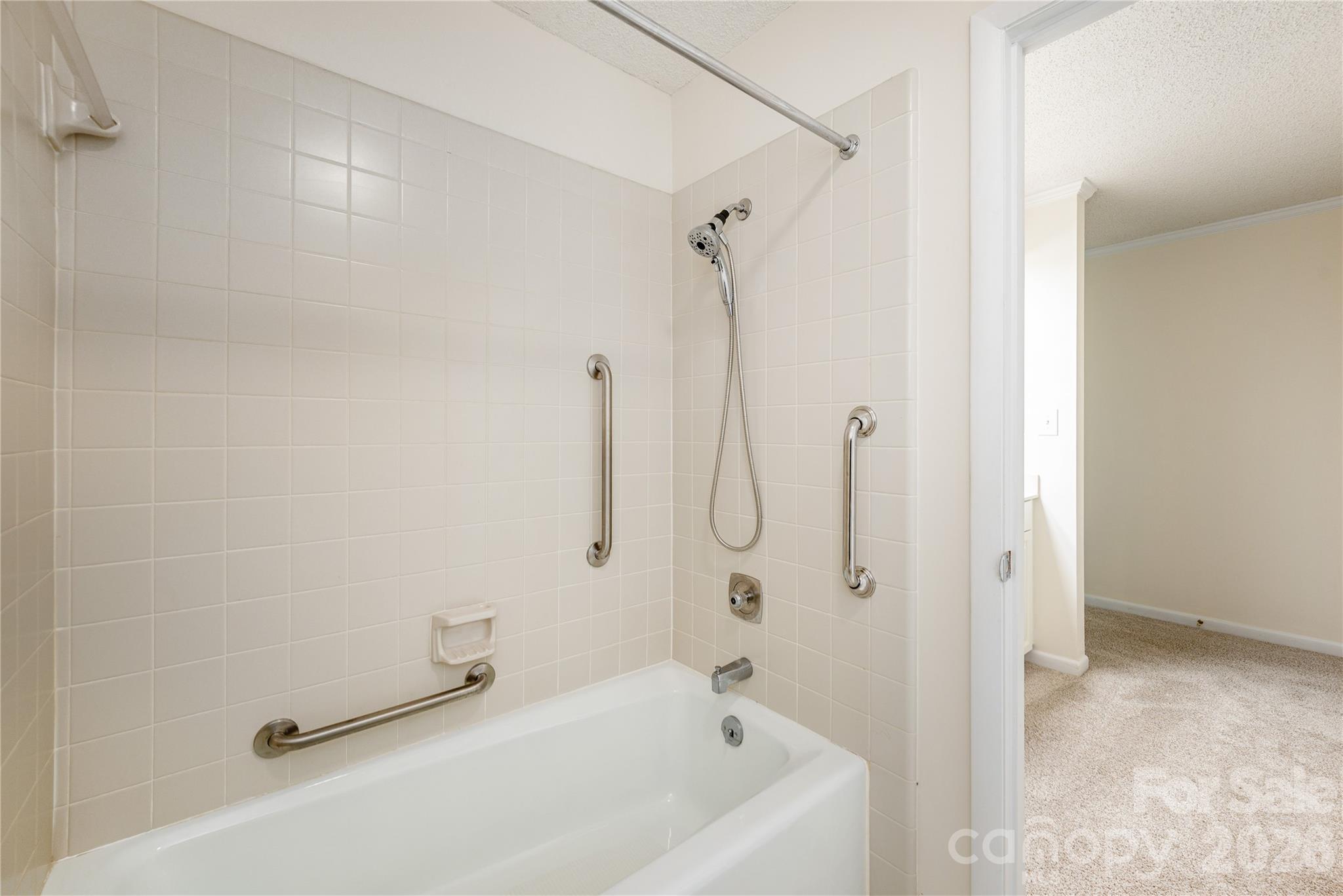 434 Crowfields Drive — Asheville