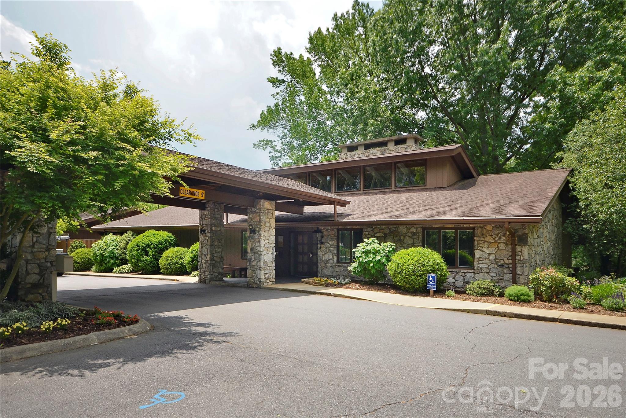 434 Crowfields Drive — Asheville
