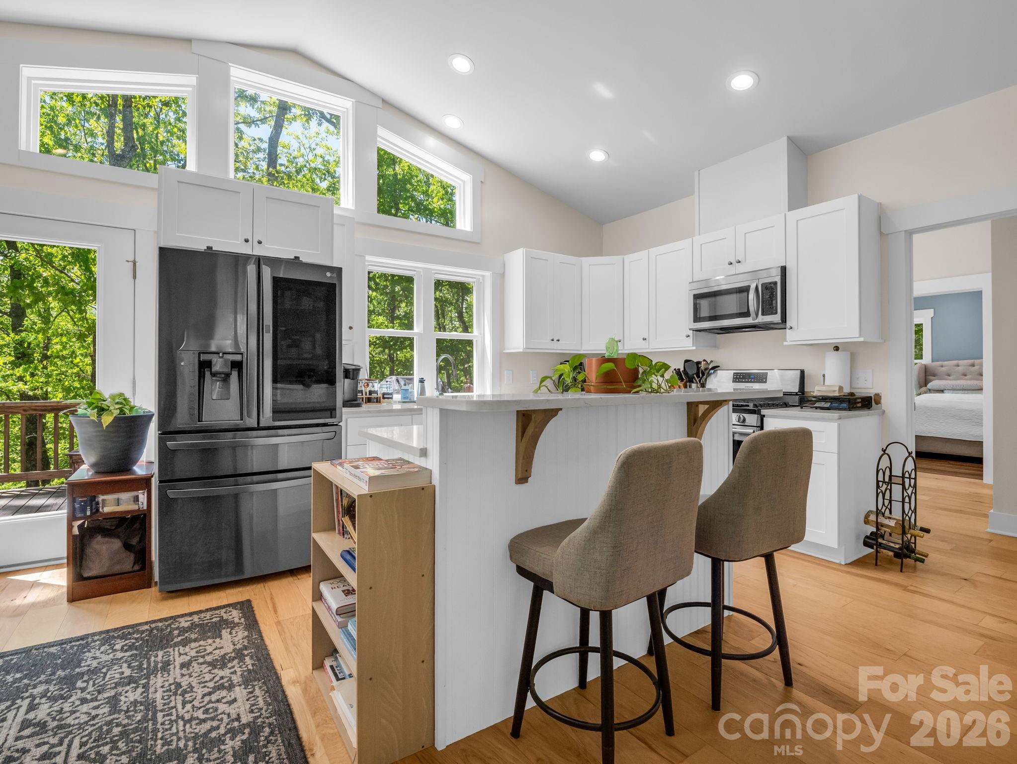 565 Pinewood Knoll Drive — Hendersonville