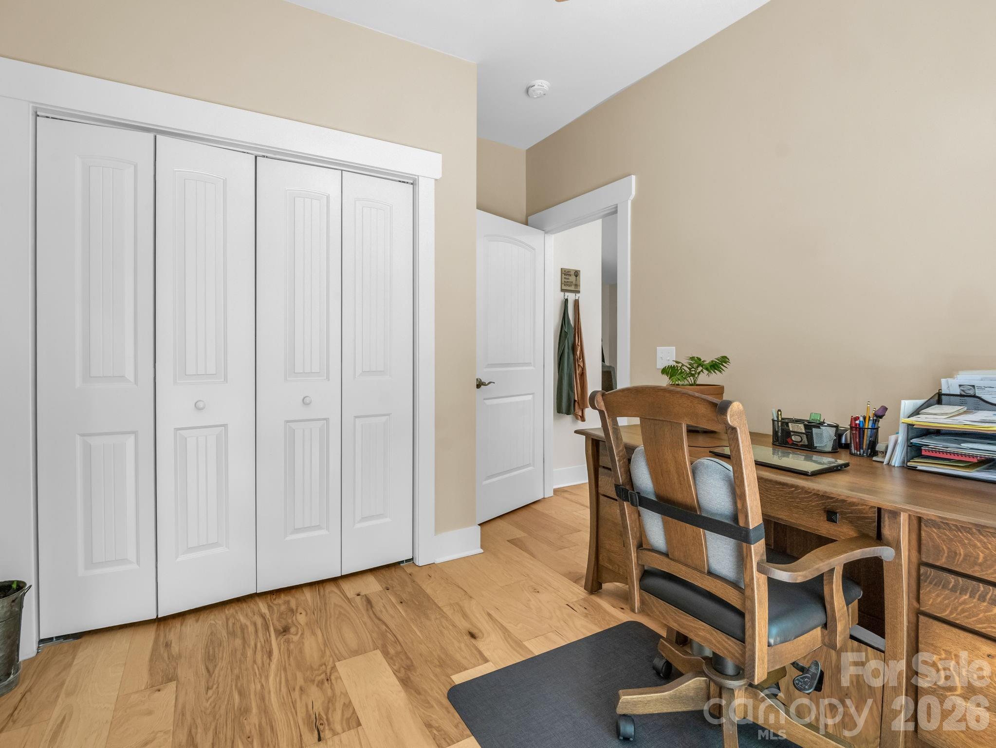 565 Pinewood Knoll Drive — Hendersonville