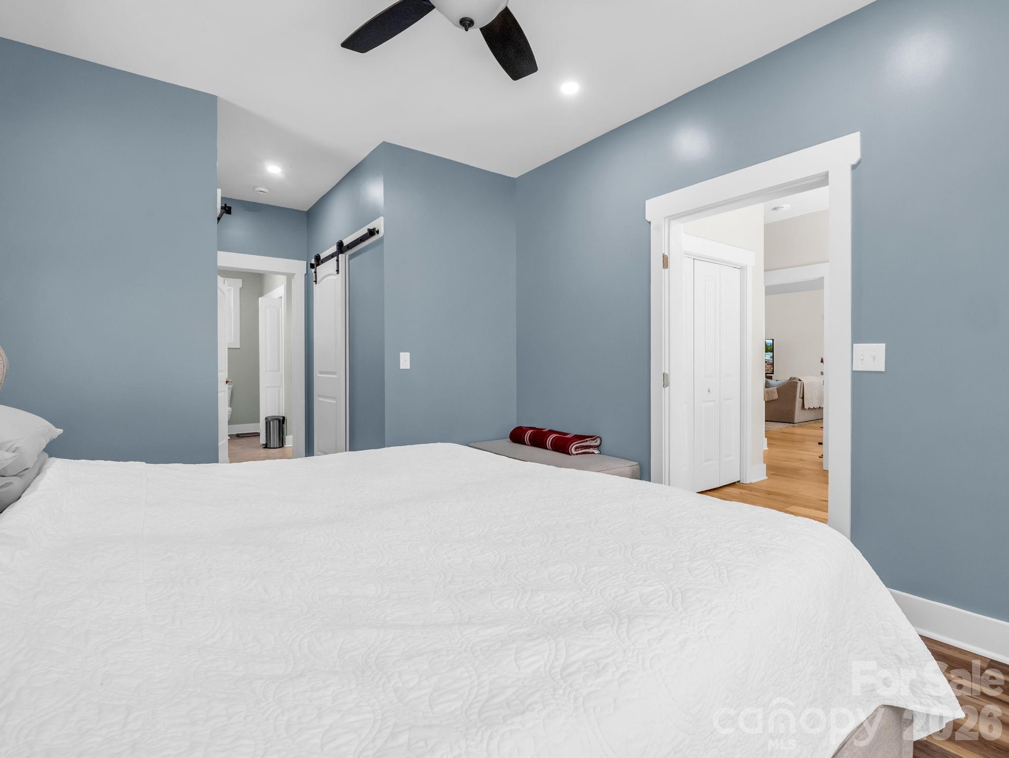 565 Pinewood Knoll Drive — Hendersonville