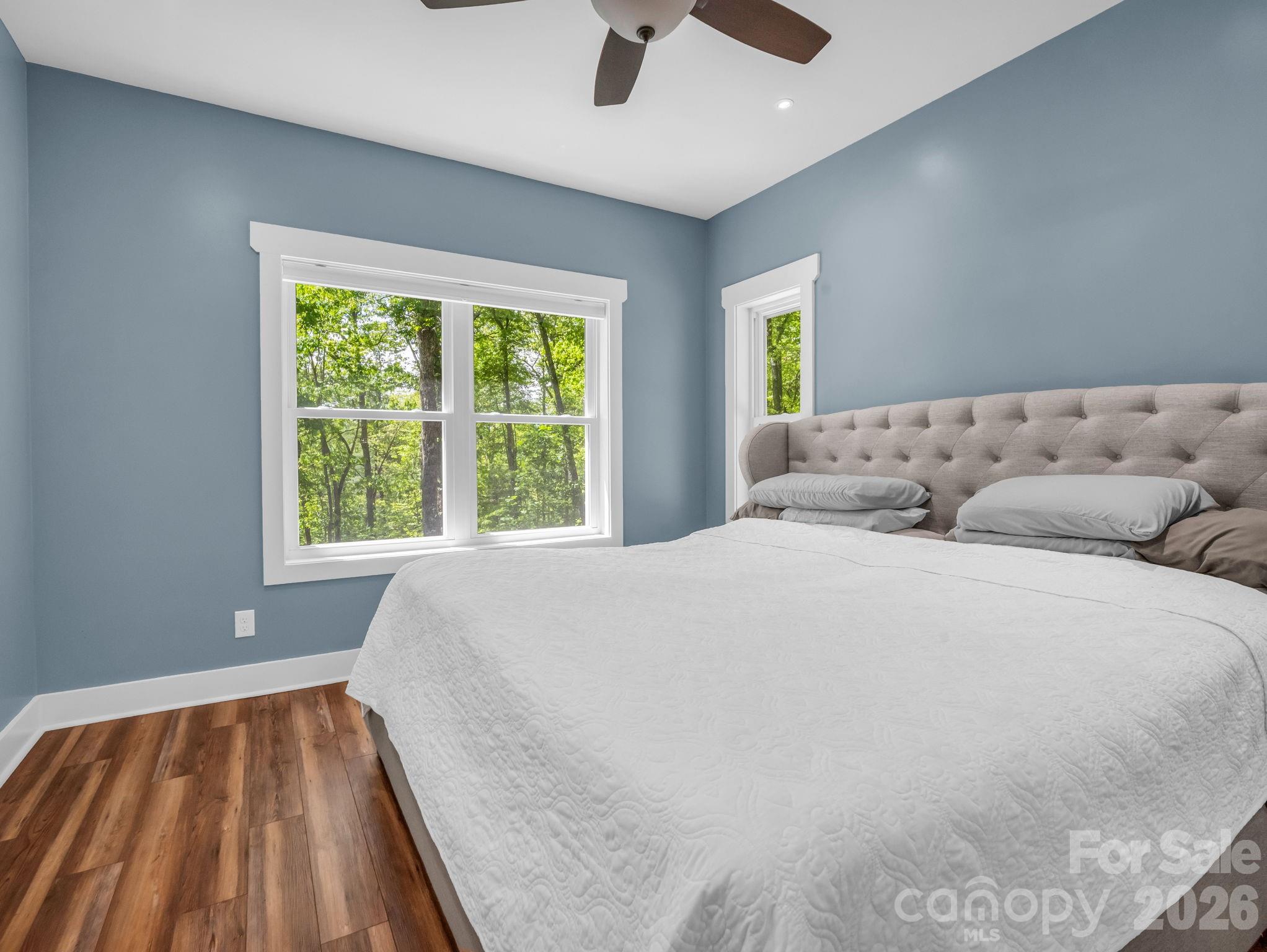 565 Pinewood Knoll Drive — Hendersonville