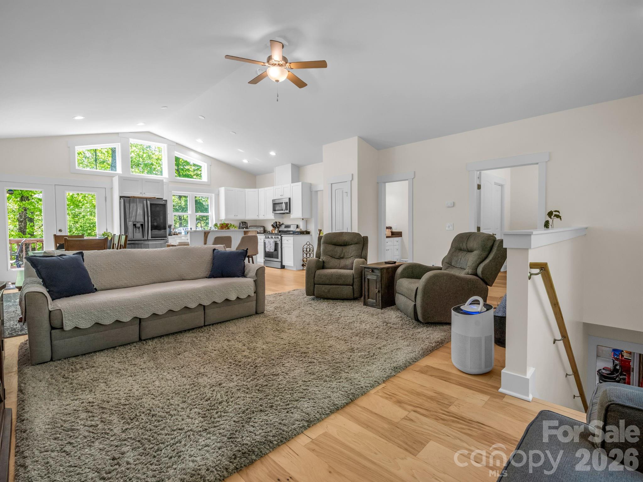 565 Pinewood Knoll Drive — Hendersonville