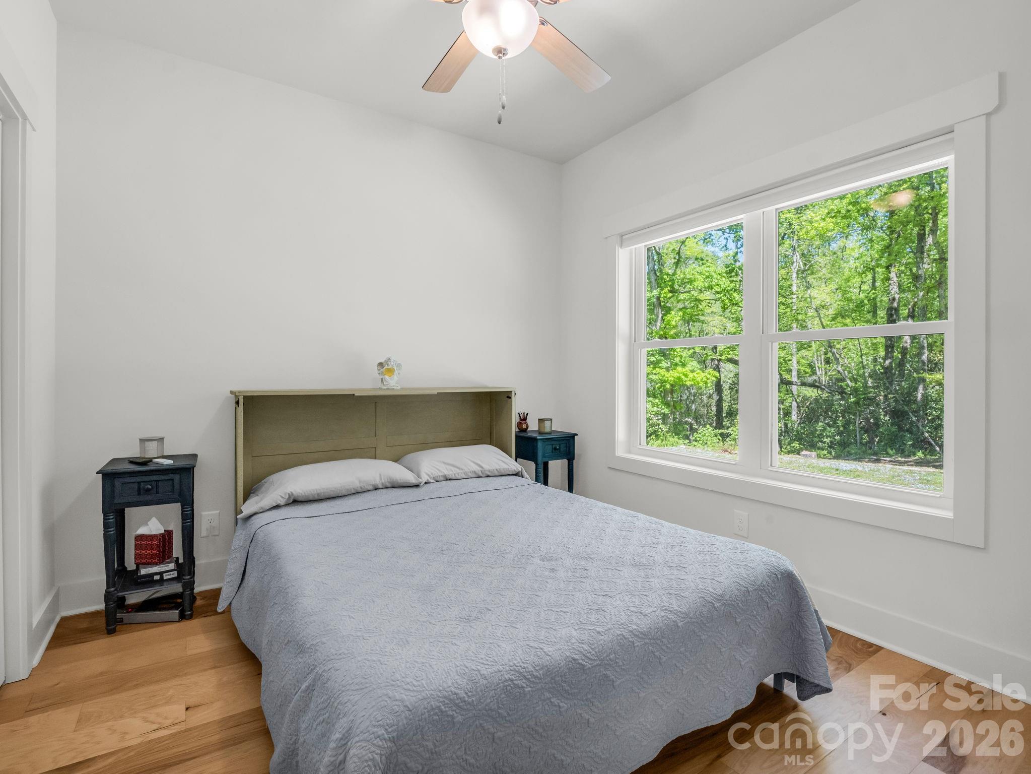 565 Pinewood Knoll Drive — Hendersonville