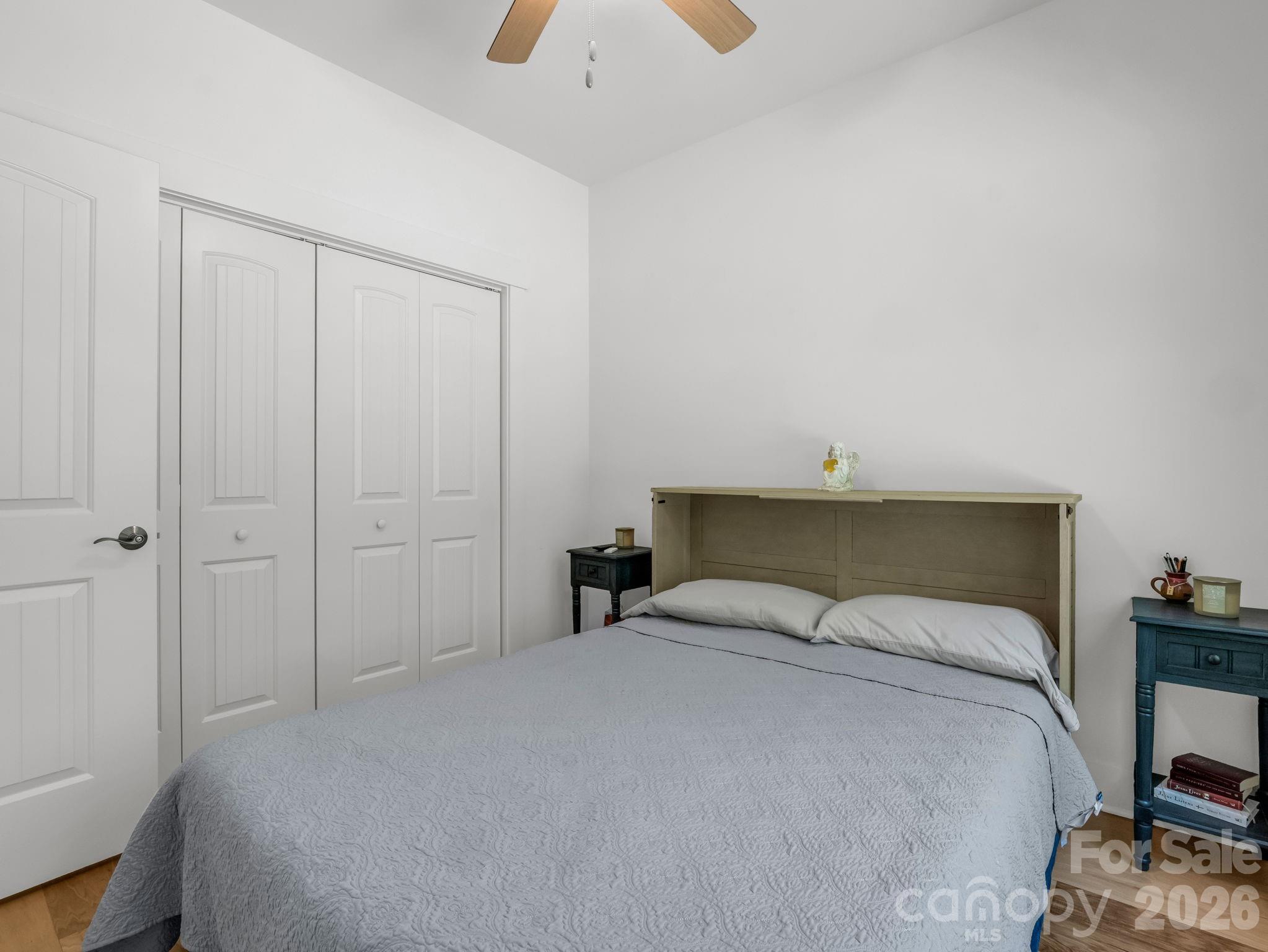 565 Pinewood Knoll Drive — Hendersonville