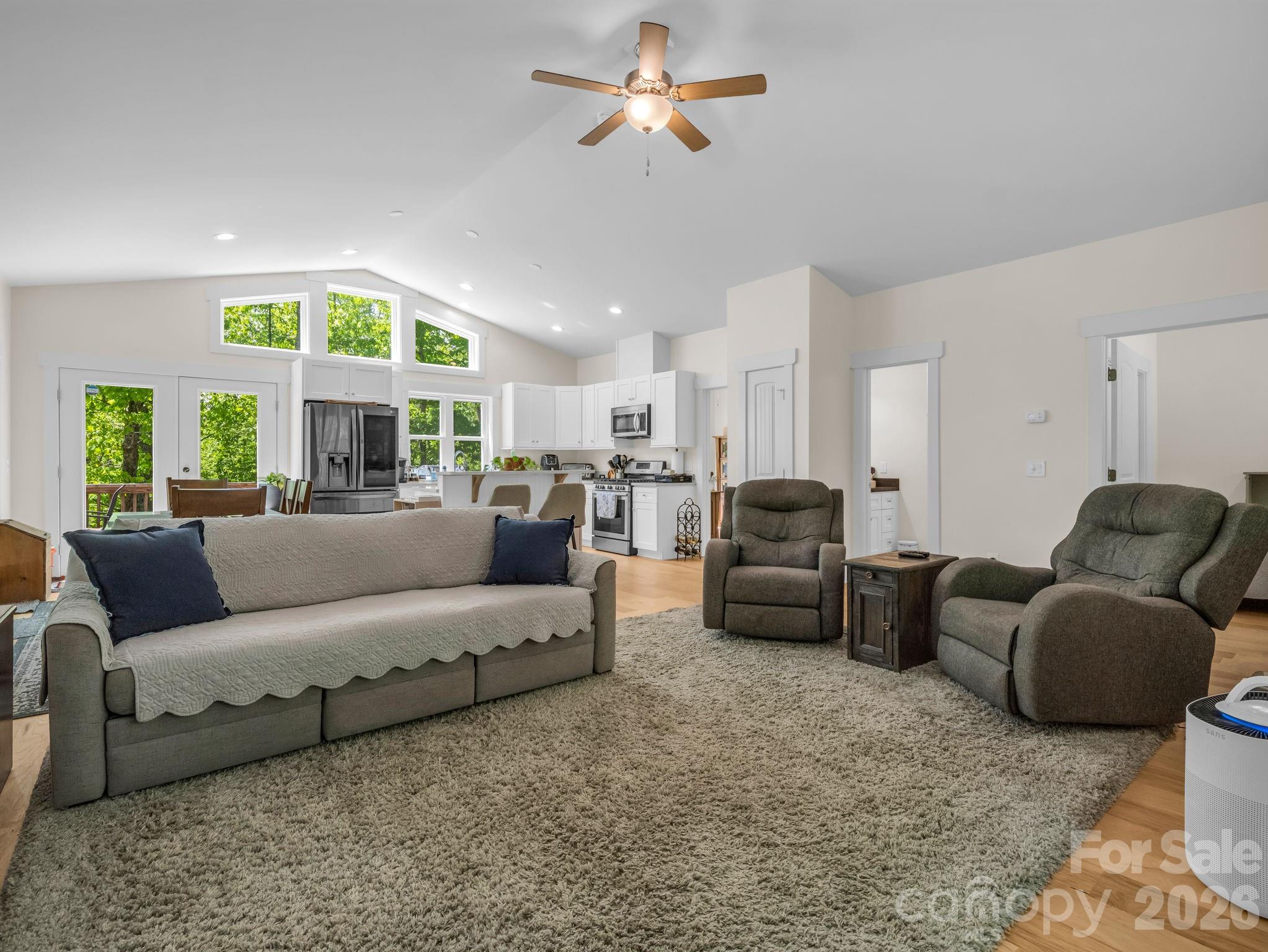 565 Pinewood Knoll Drive — Hendersonville