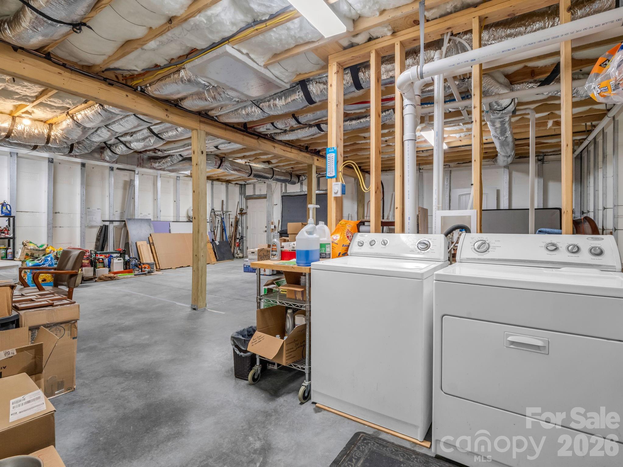 565 Pinewood Knoll Drive — Hendersonville
