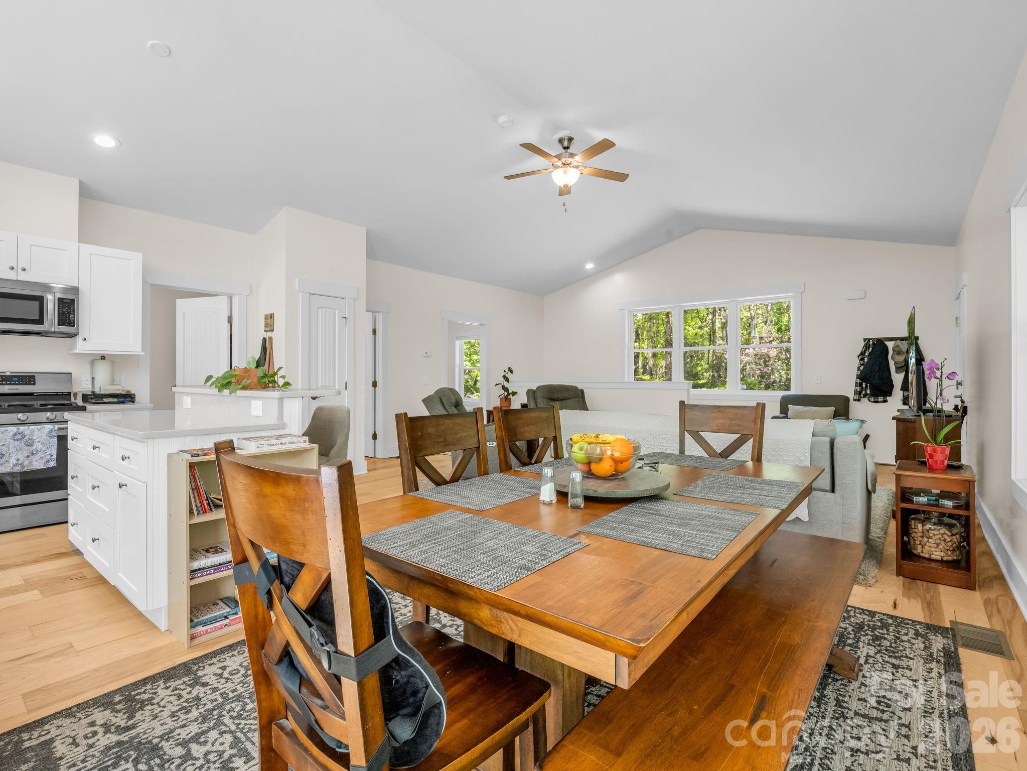 565 Pinewood Knoll Drive — Hendersonville