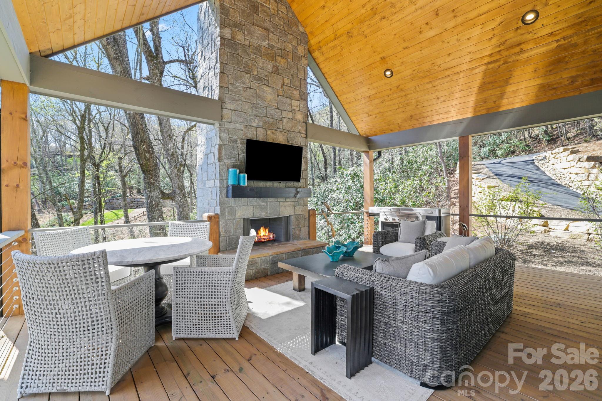 95 Cardinal Trace — Lake Toxaway