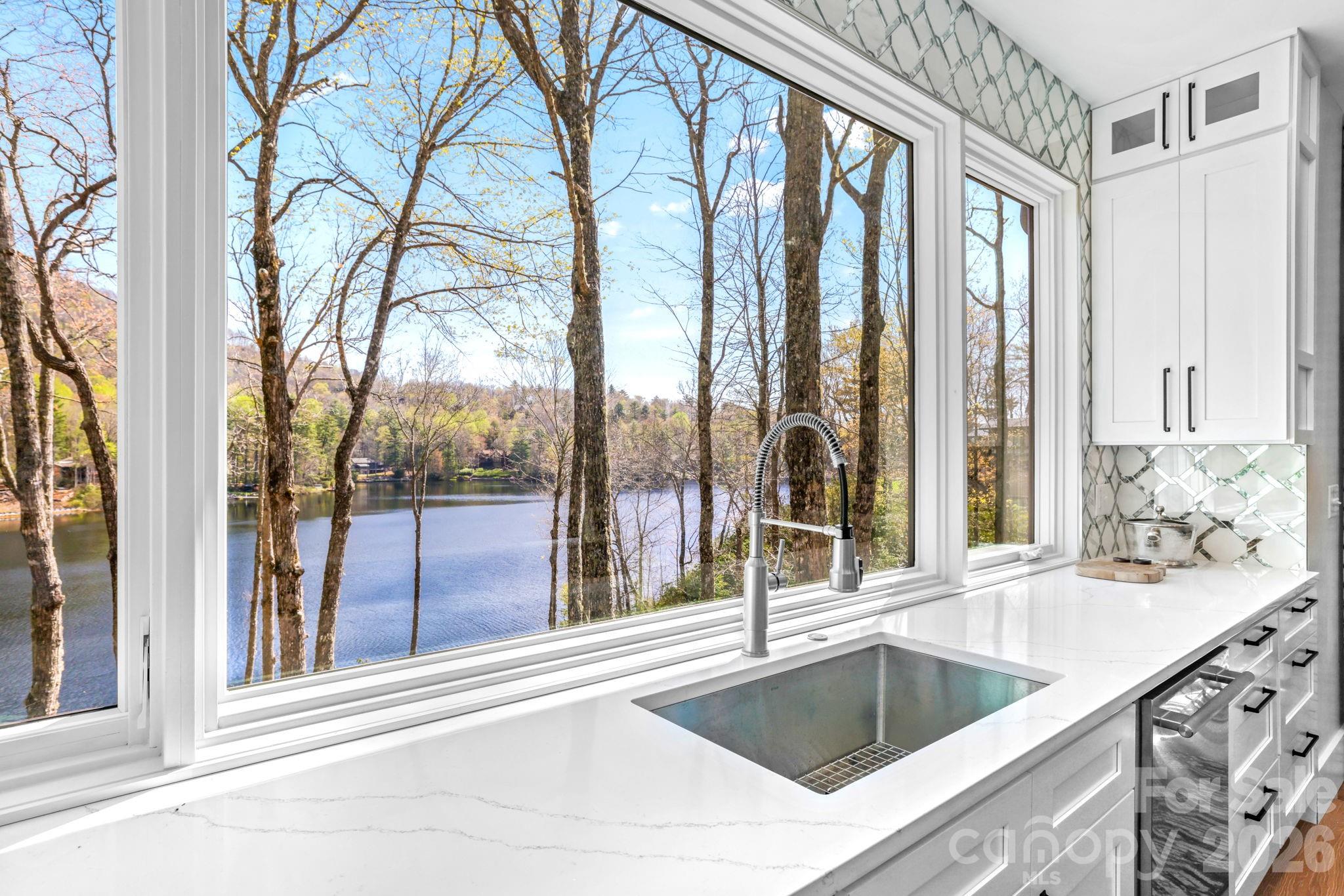 95 Cardinal Trace — Lake Toxaway