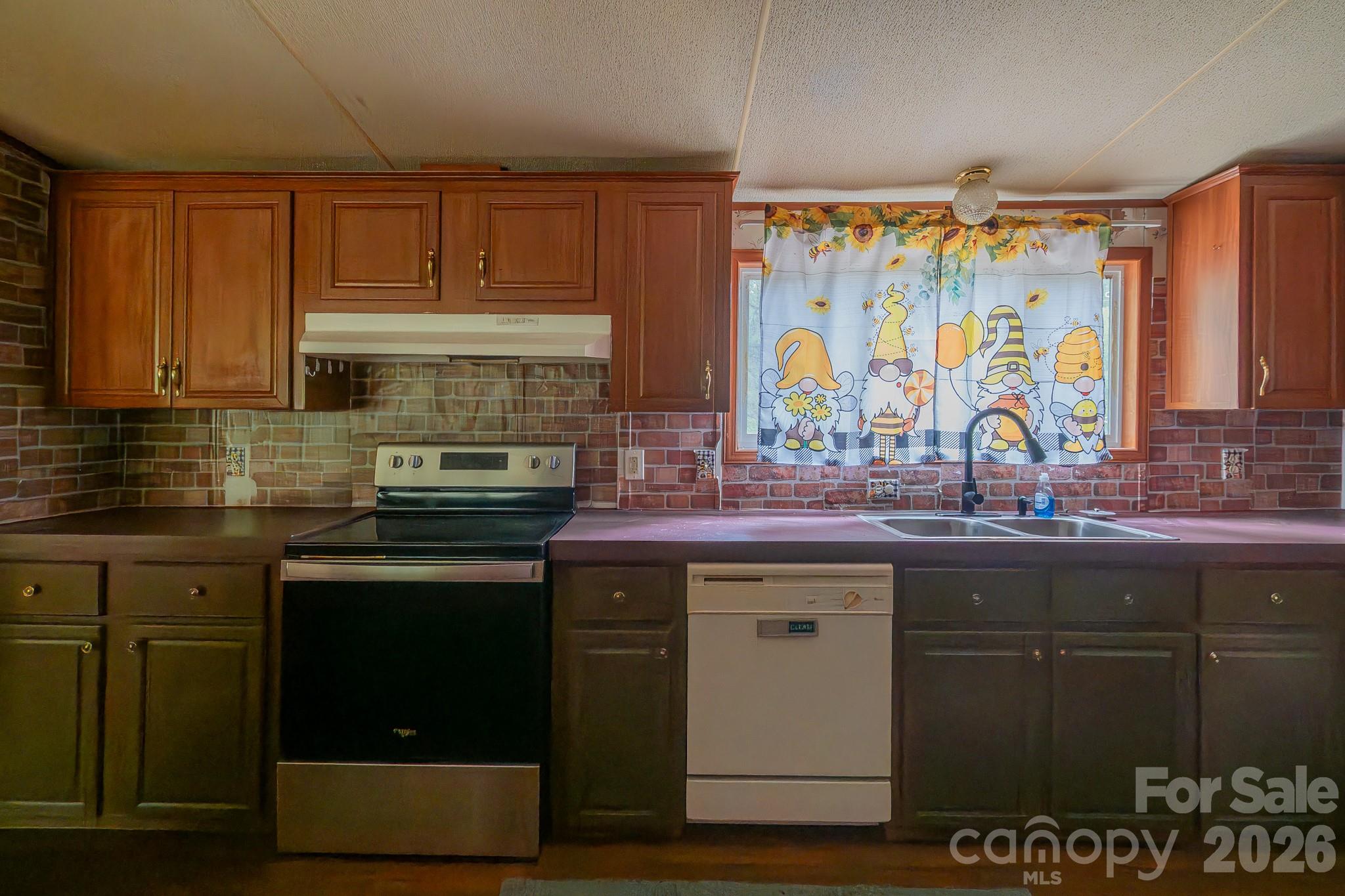 3133 Magnolia Road — Bennettsville