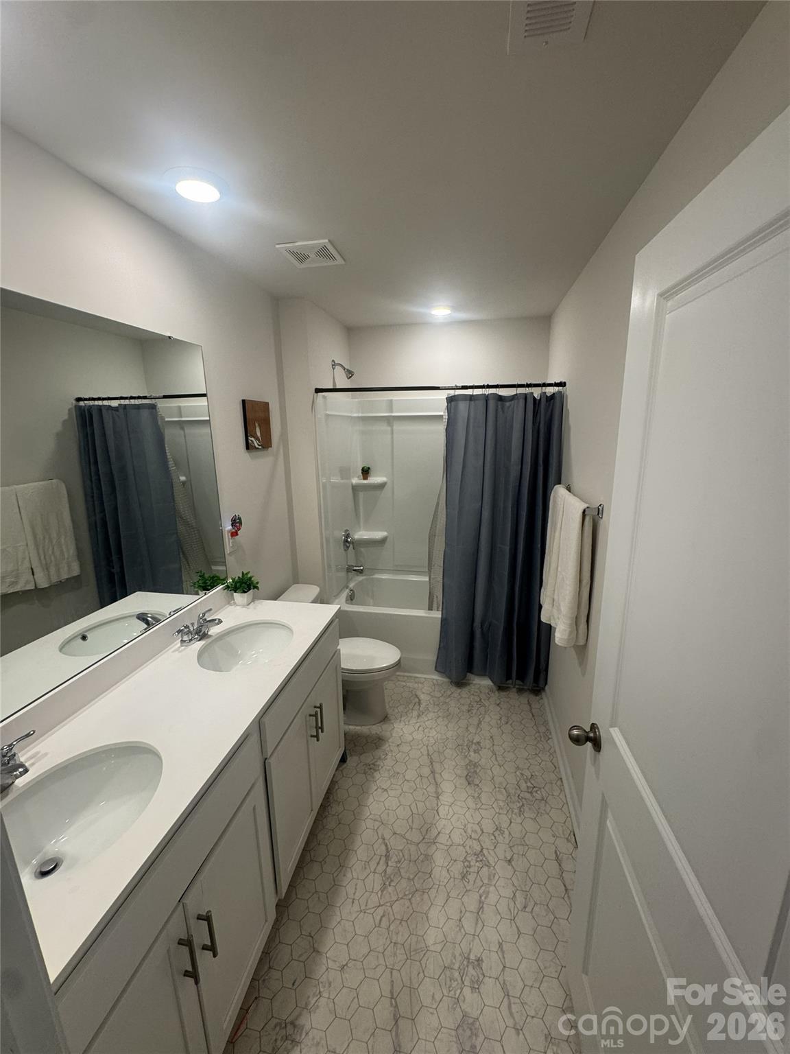 118 N Hill Lane — Troutman
