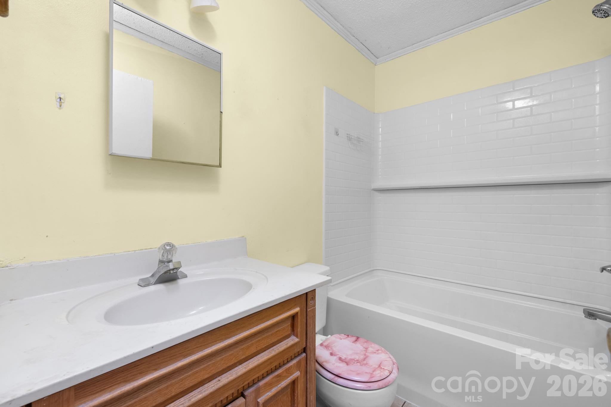 722 E F Street — Newton