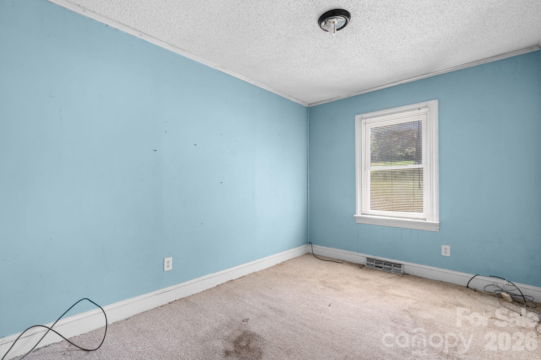 722 E F Street — Newton