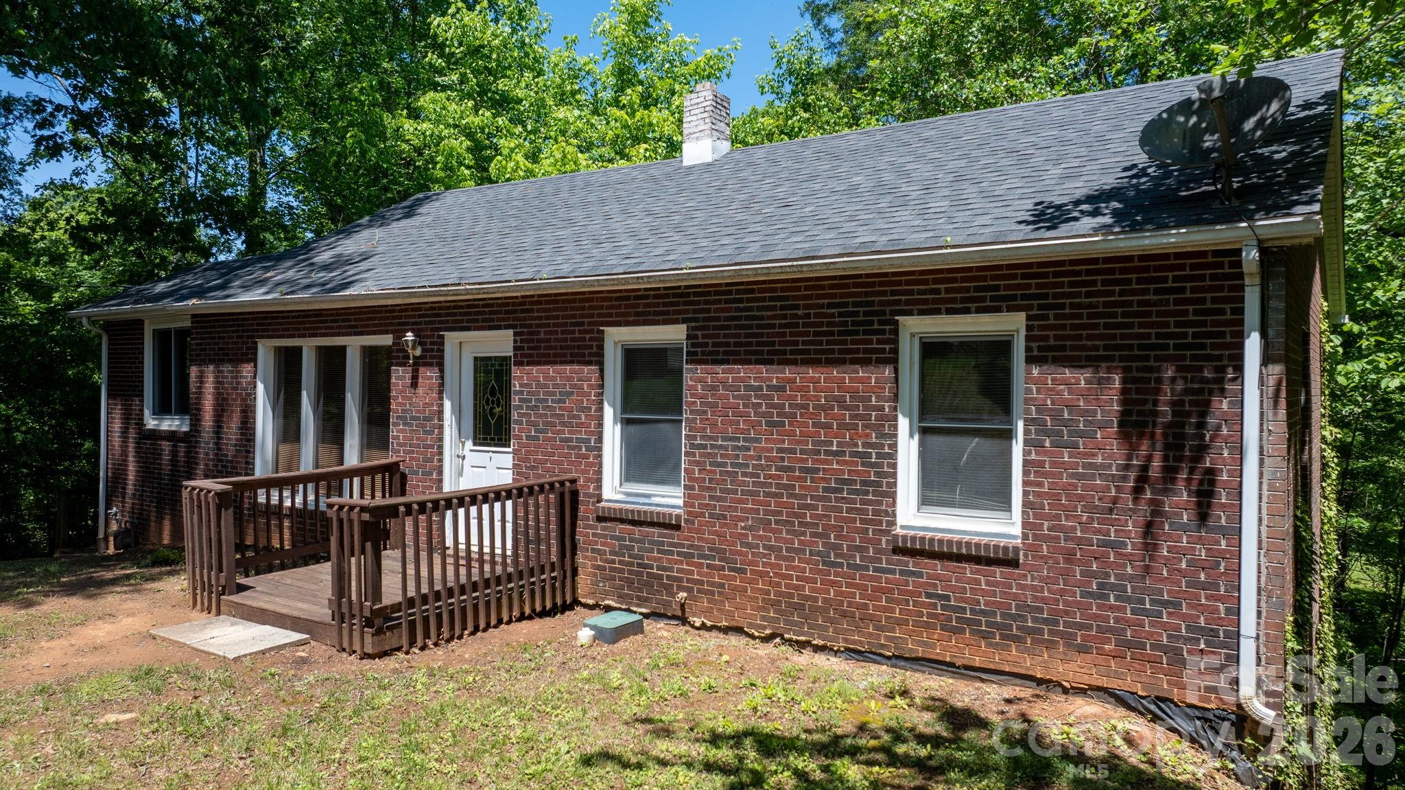 722 E F Street — Newton
