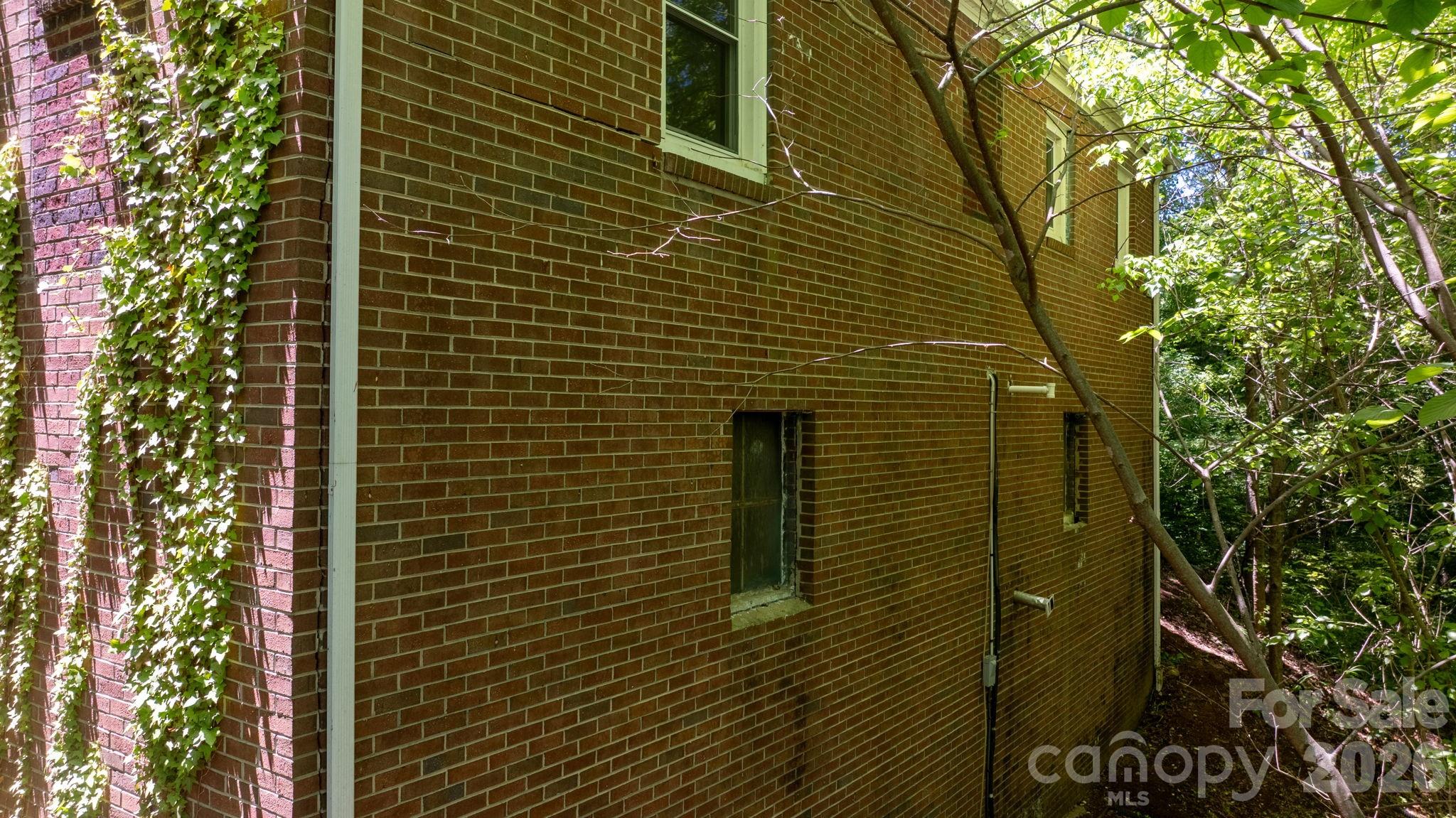 722 E F Street — Newton