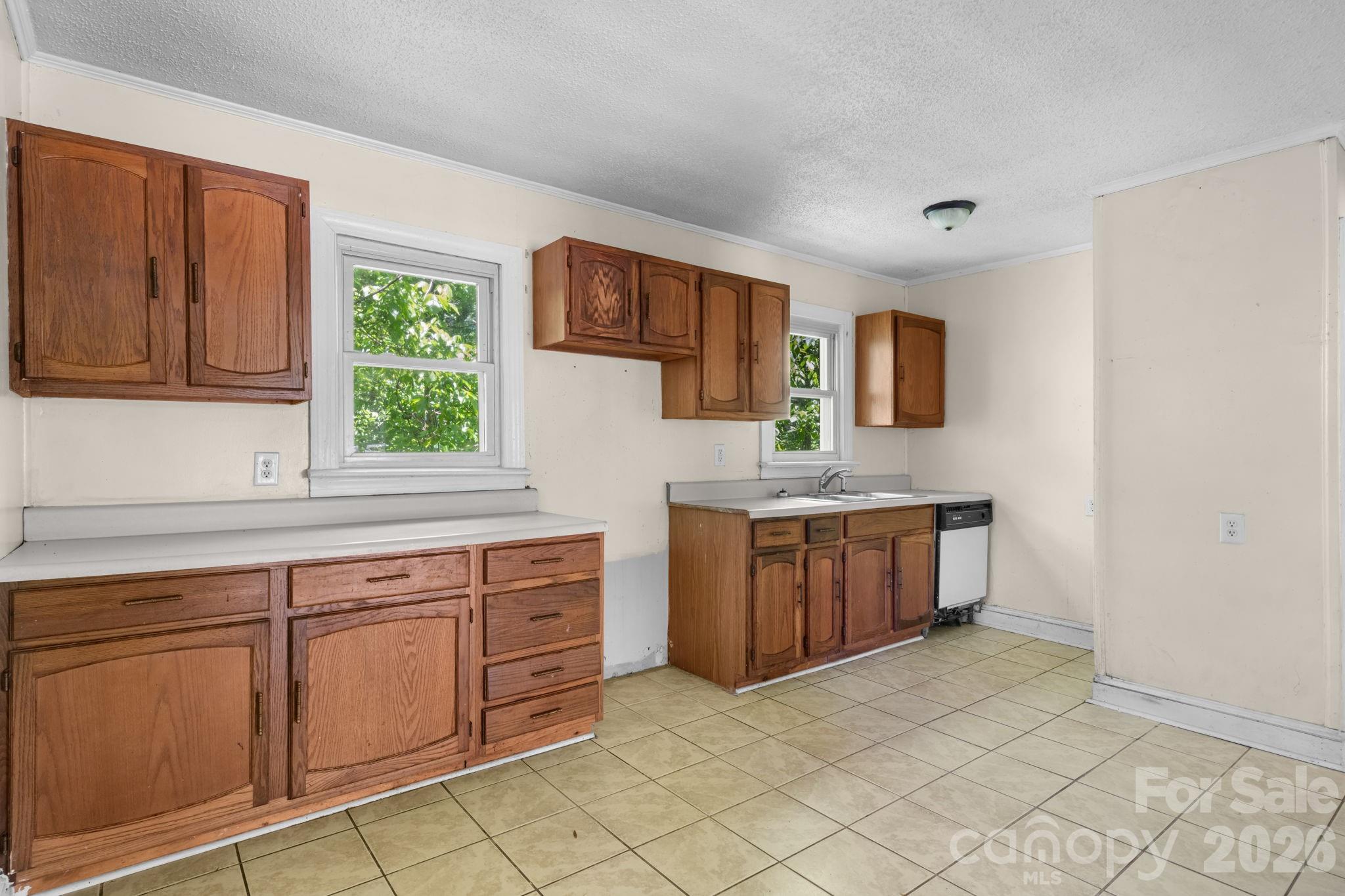 722 E F Street — Newton
