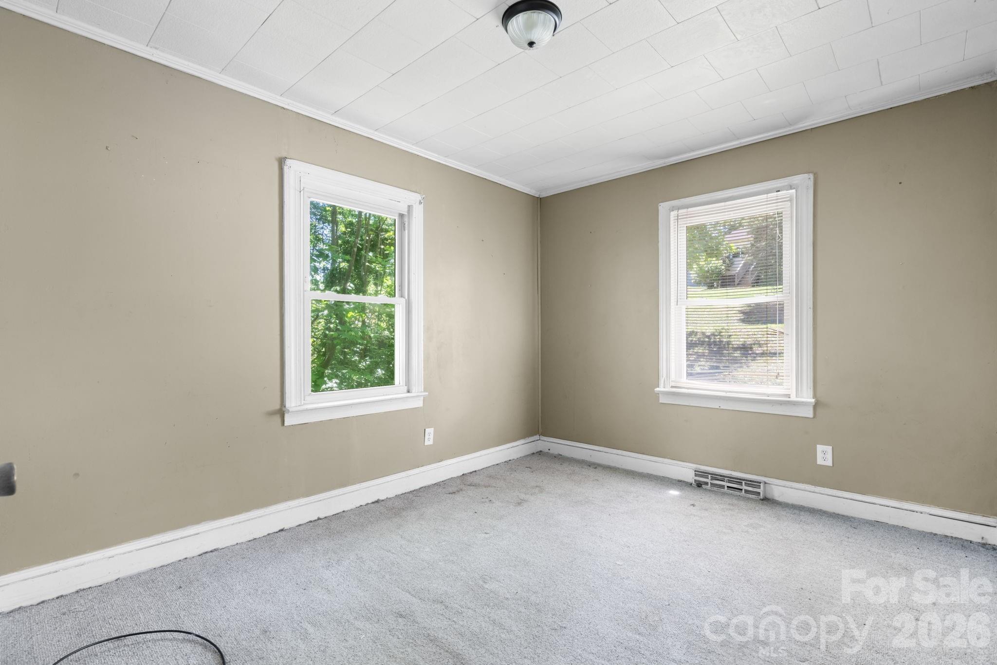 722 E F Street — Newton