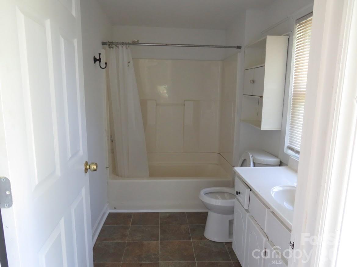 406 River Drive — Gaffney